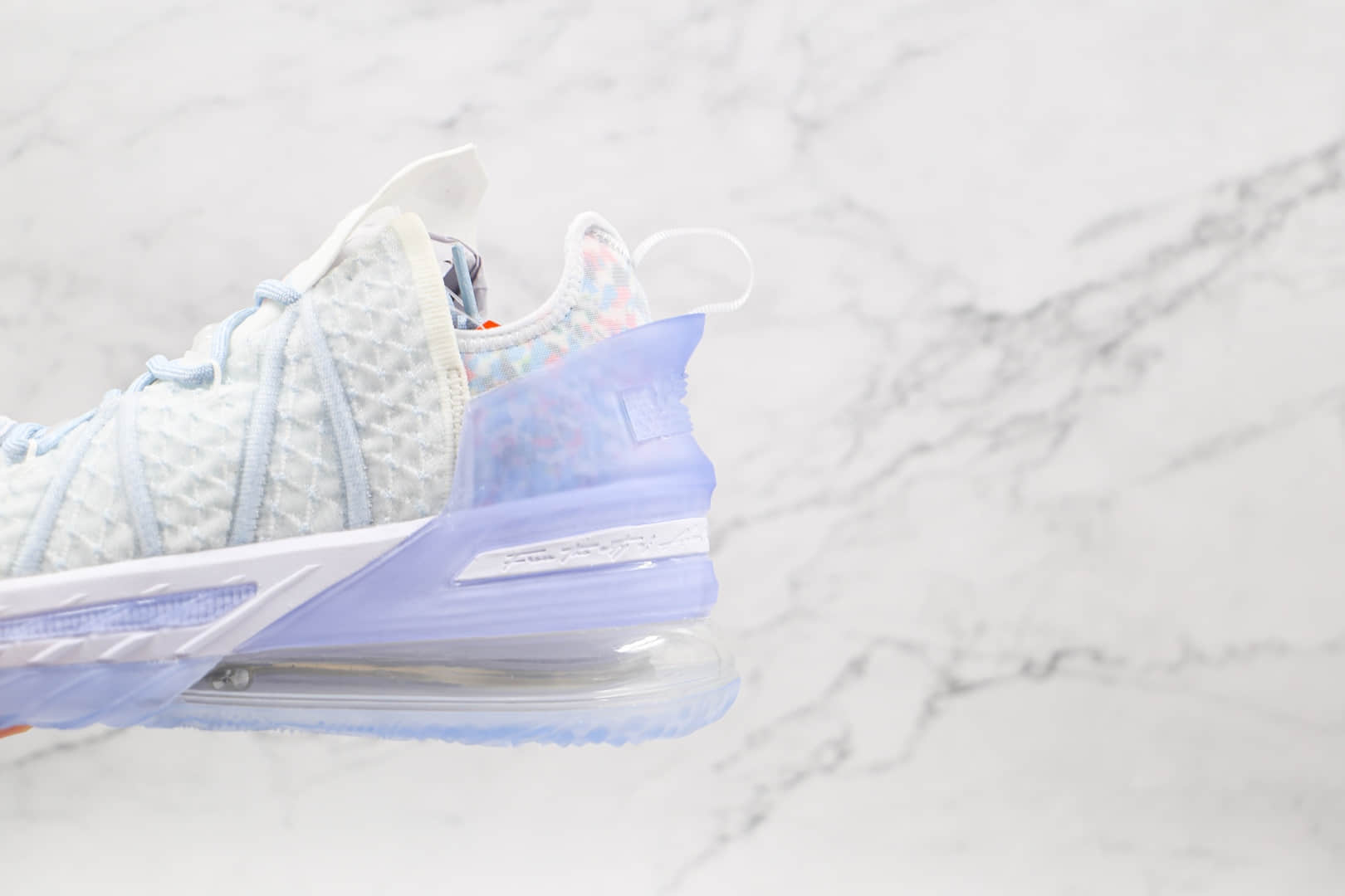 耐克Nike LeBron XVIII EP纯原版本詹姆斯18代白冰蓝色实战篮球鞋内置气垫 货号:CW3156-400
