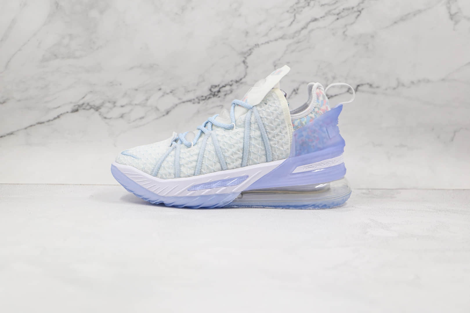 耐克Nike LeBron XVIII EP纯原版本詹姆斯18代白冰蓝色实战篮球鞋内置气垫 货号:CW3156-400