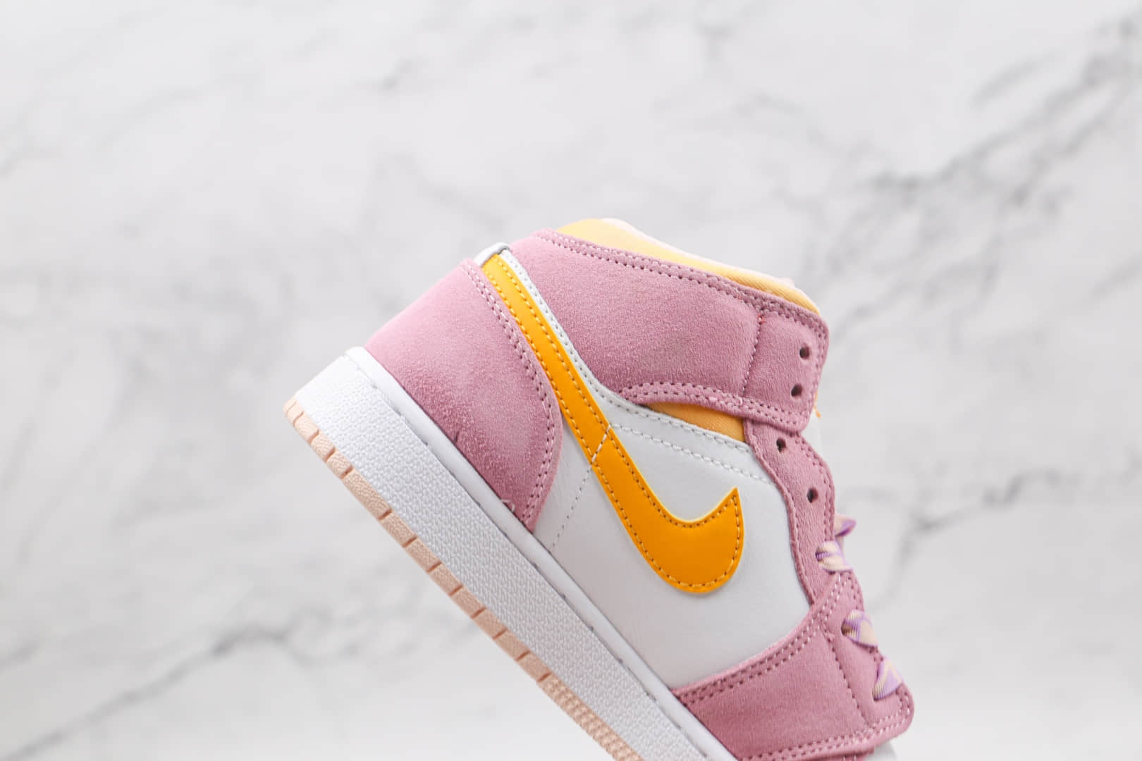 乔丹Air Jordan aj1 mid SE GS纯原版本中帮AJ1扎染粉板鞋原鞋开模一比一打造 货号:DC9517-600