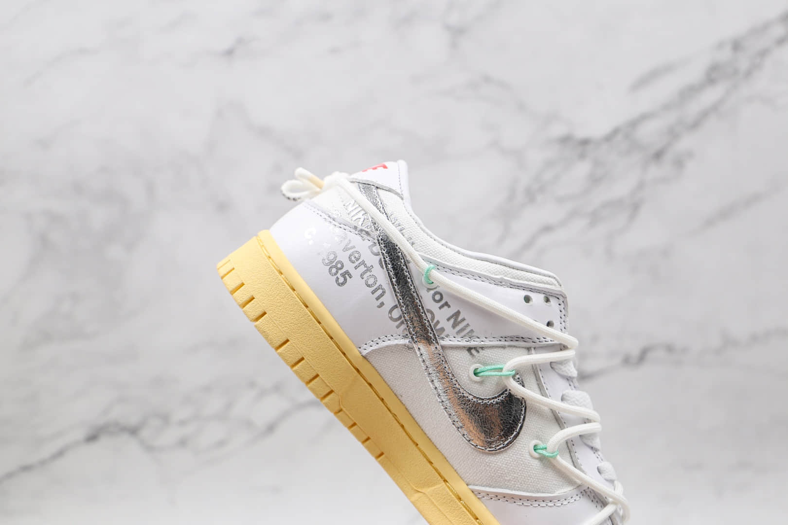 耐克Nike SB DUNK x OFF-WHITE联名款纯原版本低帮SB DUNK白银色板鞋原盒原标 货号:DM1602-127