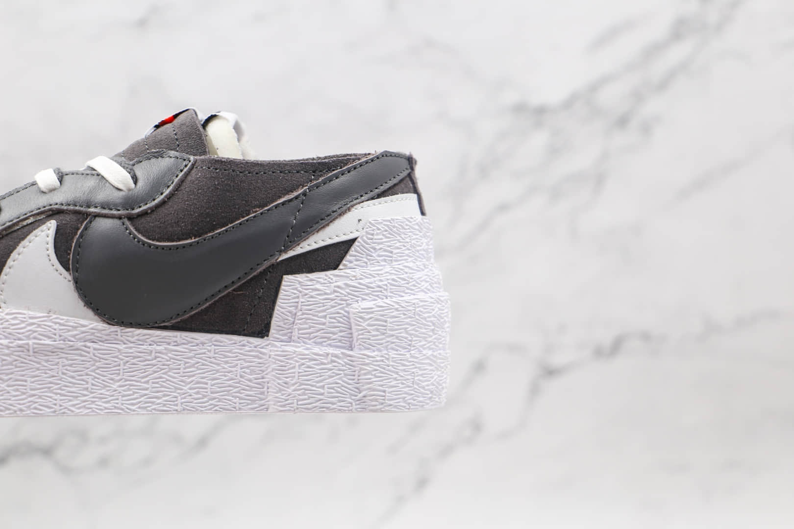 耐克sacai x Nike blazer low“Dark Grey ”纯原版本联名开拓者双钩低帮解构板鞋灰白色正确硫化工艺 货号:DD1877-002