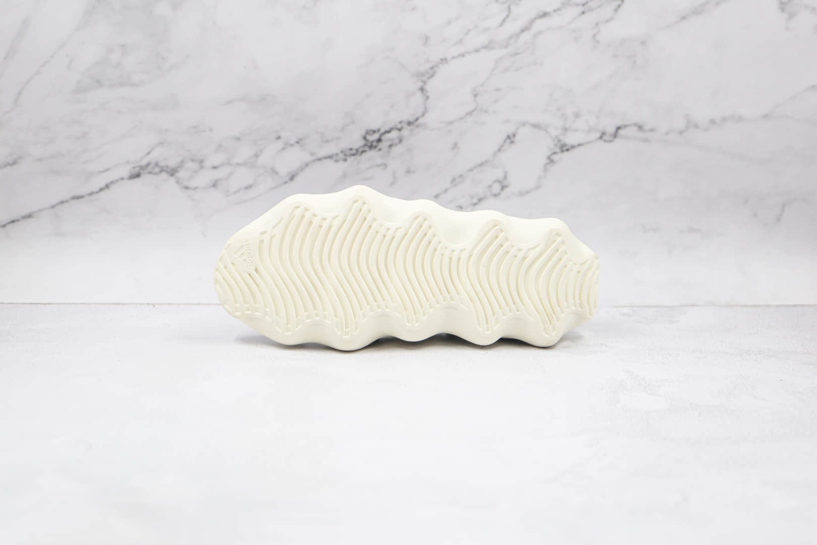 阿迪达斯Kanye West x adidas Yeezy 450“Cloud White”纯原版本侃爷椰子450火山鞋小笼包白黑色原楦头开模打造 货号:H68040