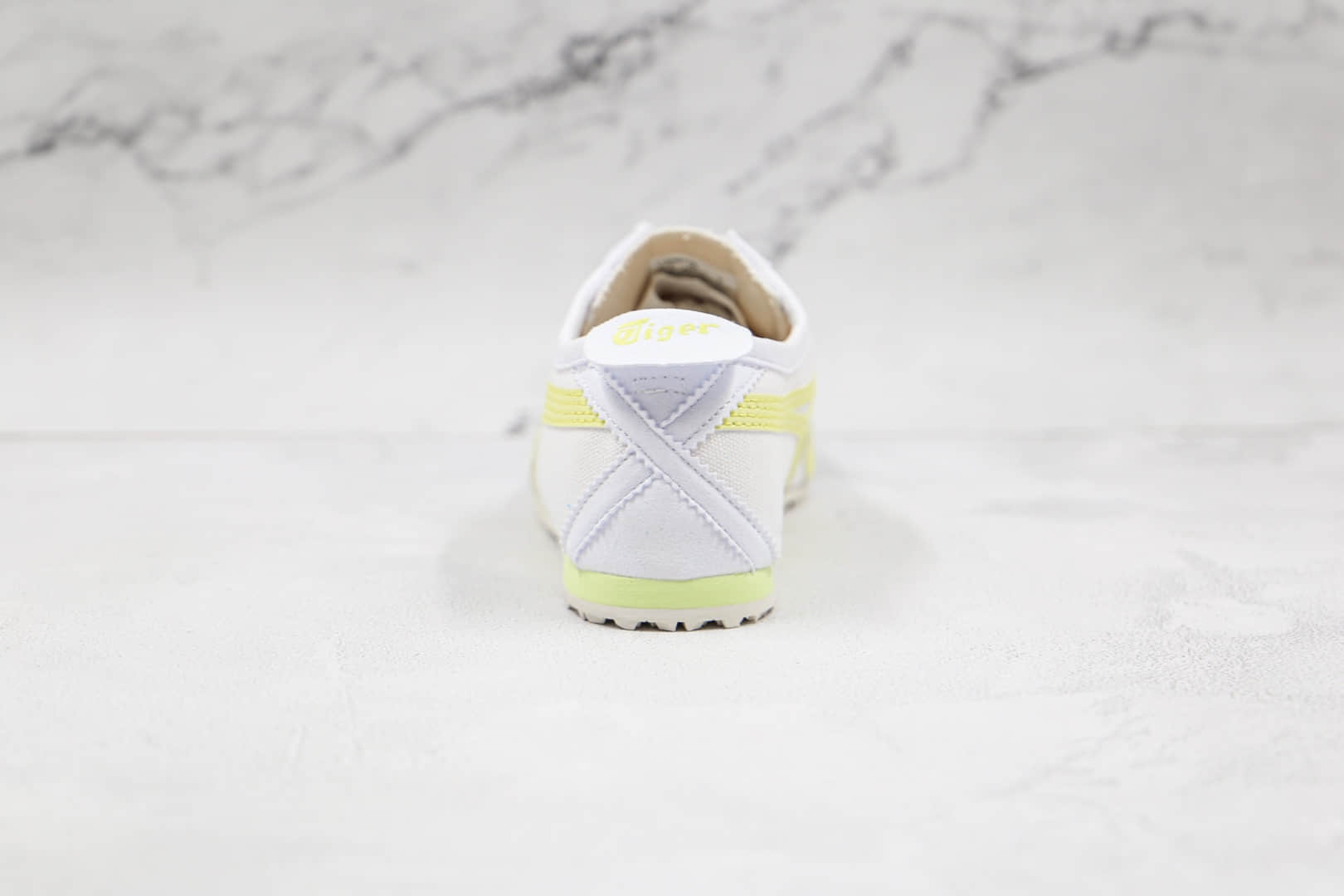 亚瑟士Onitsuka Tiger纯原版本鬼冢虎帆布鞋懒人一脚蹬白黄色原装四联吊牌 货号：1183B772-100