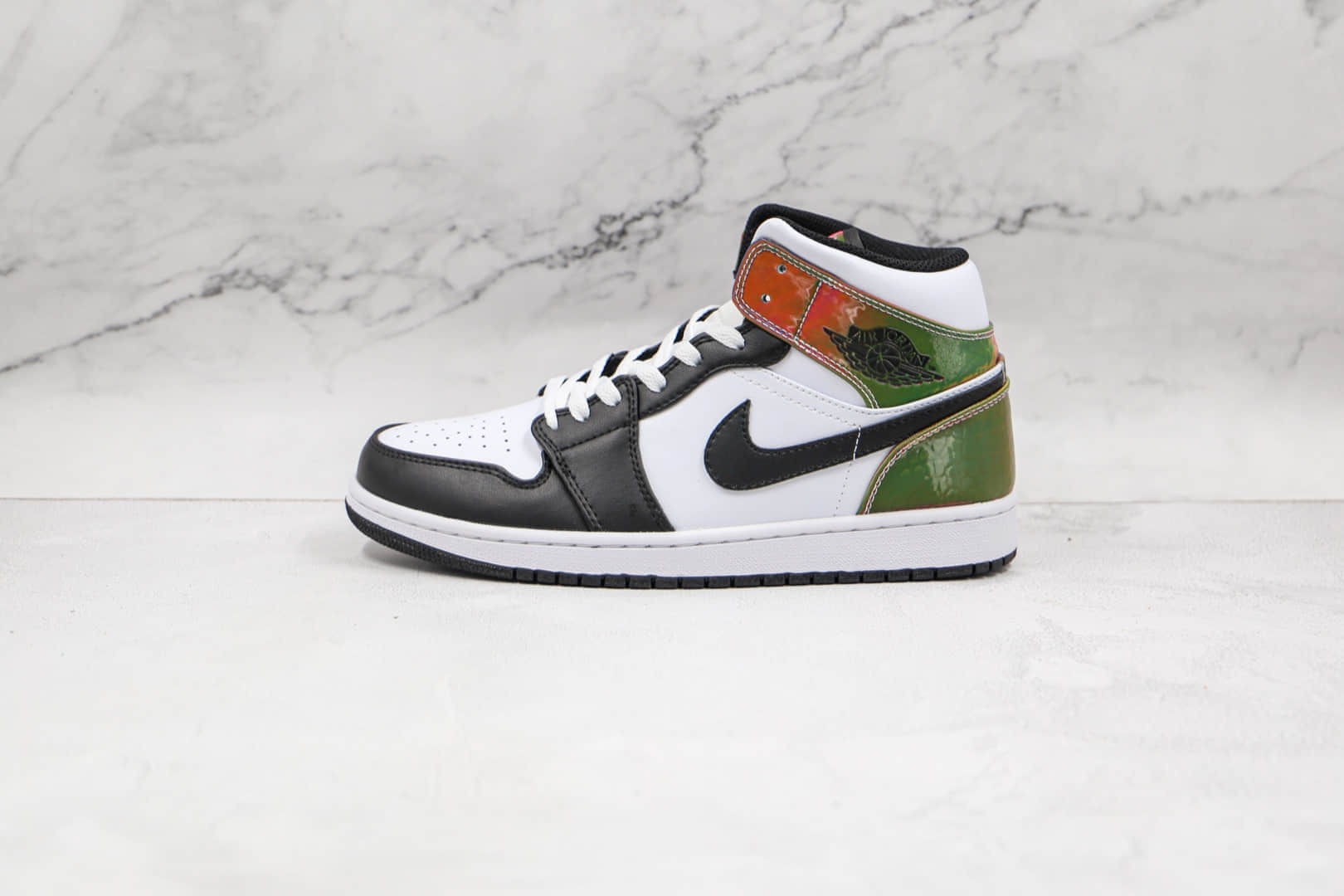 乔丹Air Jordan 1 Mid heat-reactive纯原版本中帮AJ1黑白炫彩热成像镭射炫彩尾板鞋原盒原标 (ID:66857) - 图片1