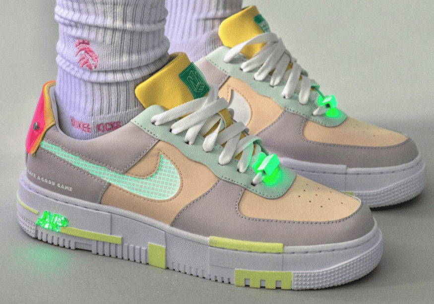 夜光细节针不戳!马卡龙LPL x Nike AF1 Pixel上脚图释出! 货号:DO2330-511