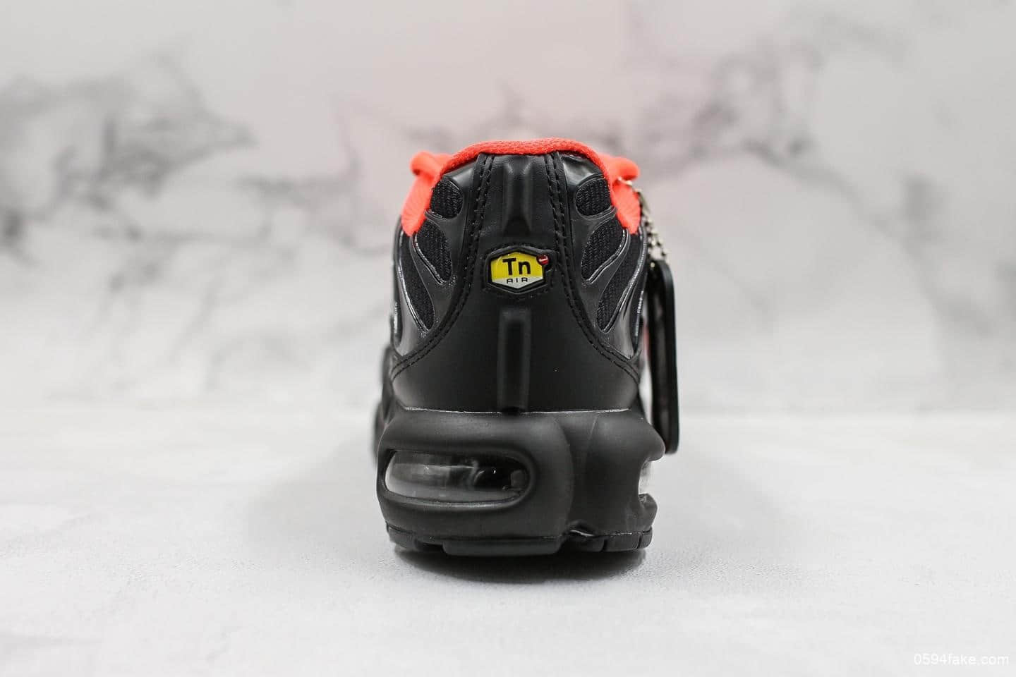 耐克Nike Air Max Plus纯原版本复古跑鞋内置后侧Max气垫支柱 货号:CI2299-106