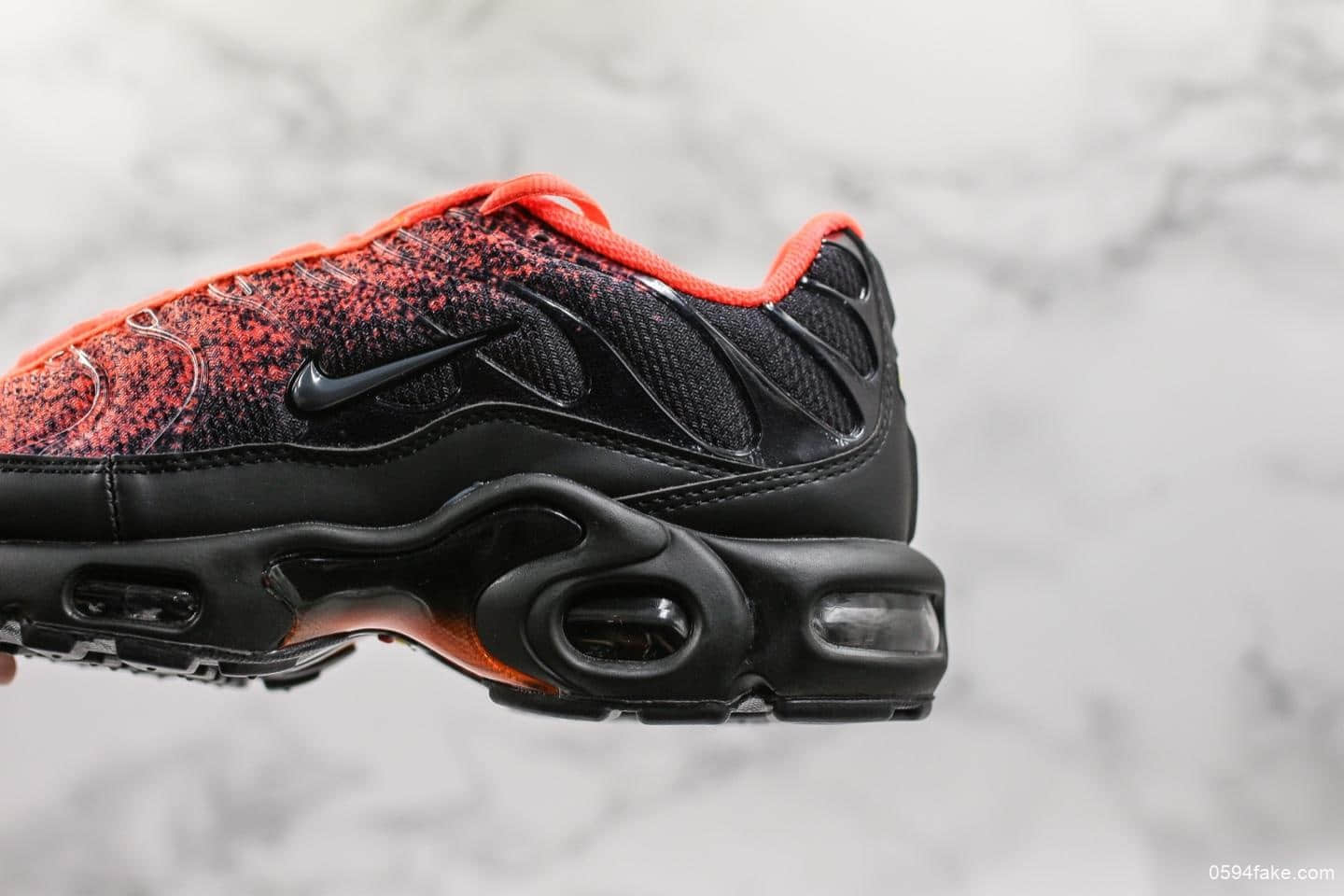 耐克Nike Air Max Plus纯原版本复古跑鞋内置后侧Max气垫支柱 货号:CI2299-106