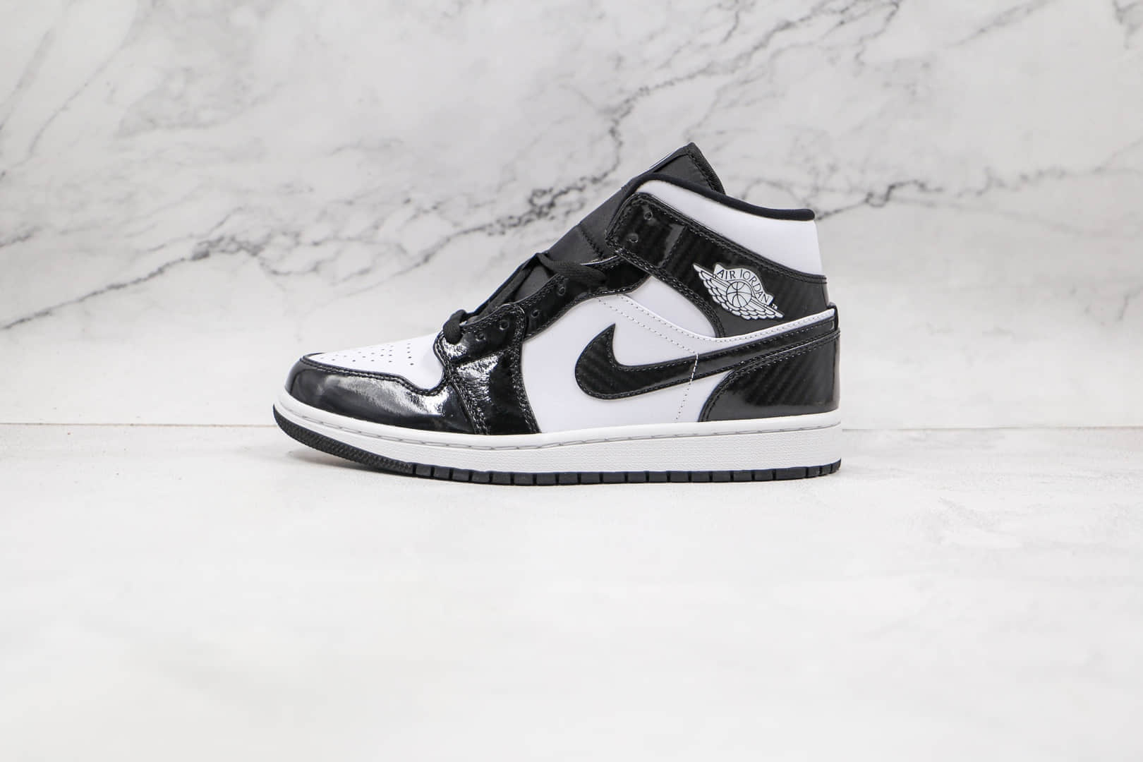 乔丹Air Jordan 1 Mid纯原版本中帮AJ1黑白漆皮篮球鞋原楦头纸板打造 (ID:69767) - 图片1
