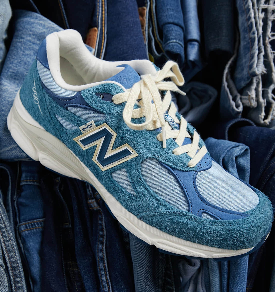 李维斯 x 新百伦新联名曝光!居然是NB990V3!