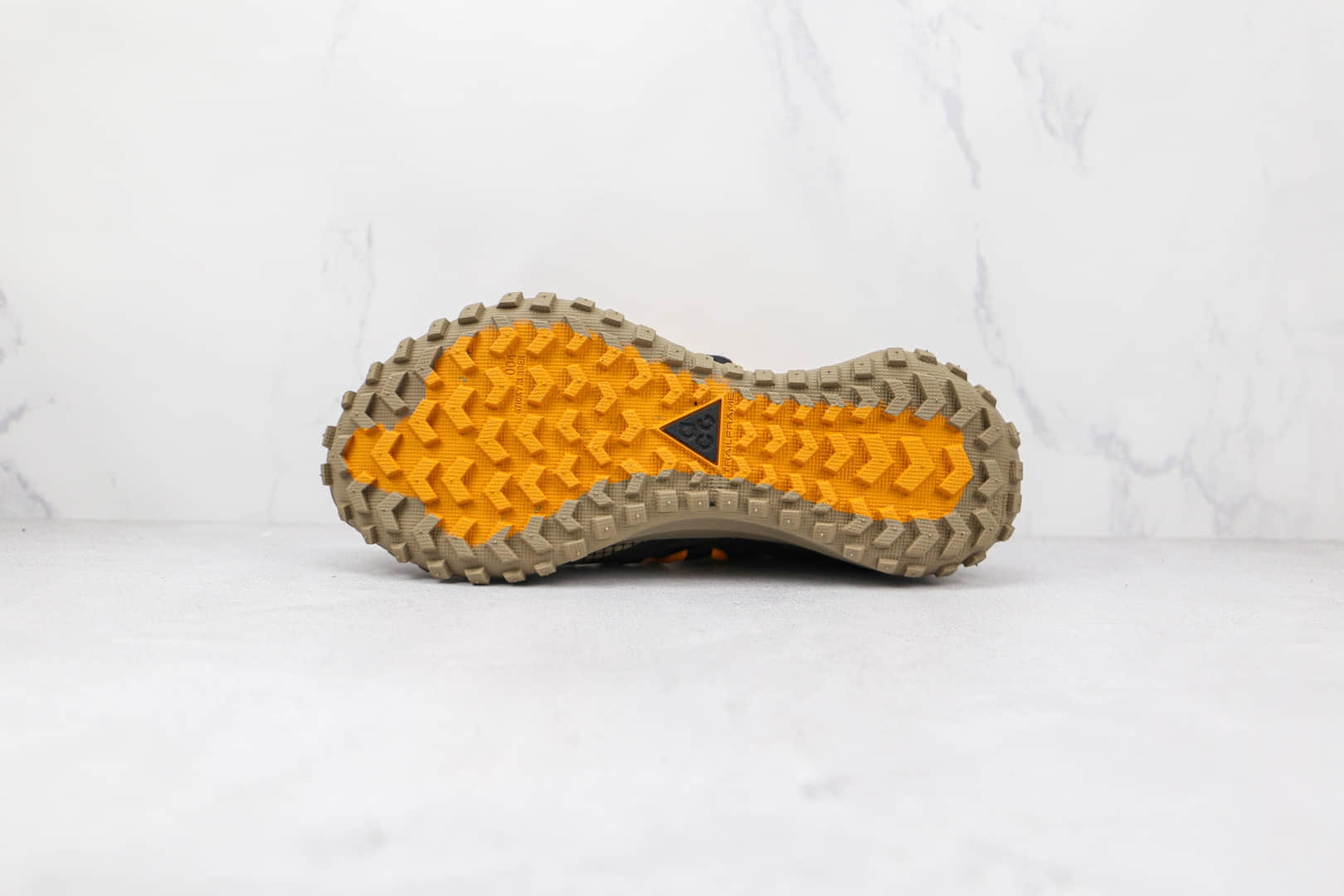耐克Nike ACG Mountain Fly Low Fossil Stone纯原版本黑黄色网状ACG登山鞋原盒原标原楦头纸板打造 货号:DA5424-200