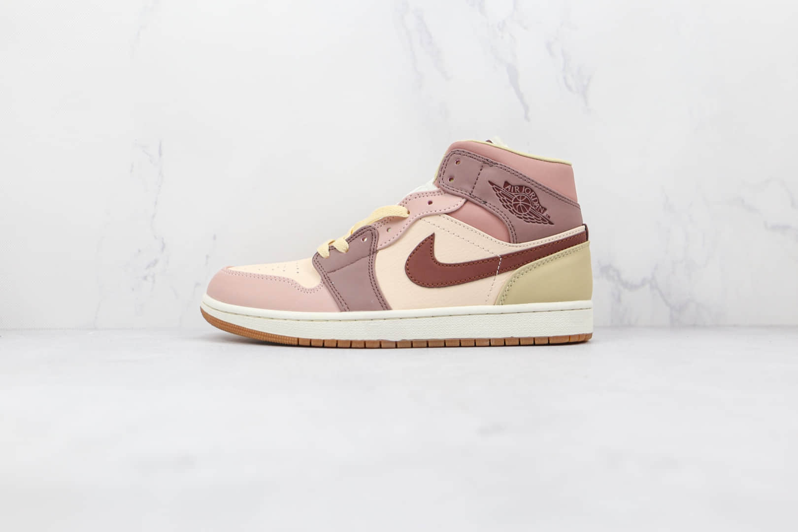 乔丹AIR JORDAN 1 MID SE WMNS纯原版本中帮AJ1红豆奶茶篮球鞋原楦头纸板打造 (ID:74678) - 图片1