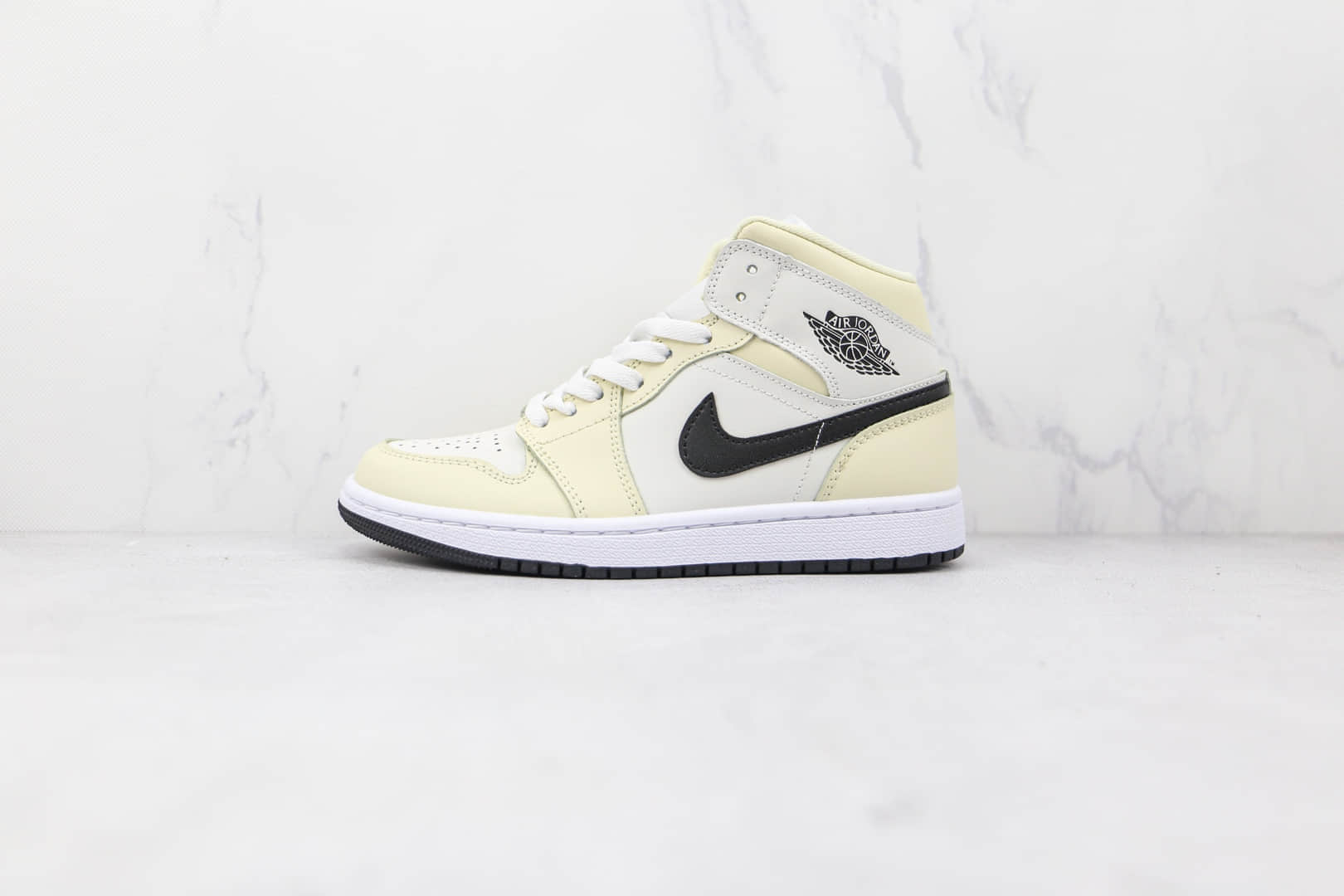 乔丹Air Jordan 1 Mid Coconut Milk纯原版本中帮AJ1奶白色椰奶板鞋原鞋开模 (ID:75810) - 图片1