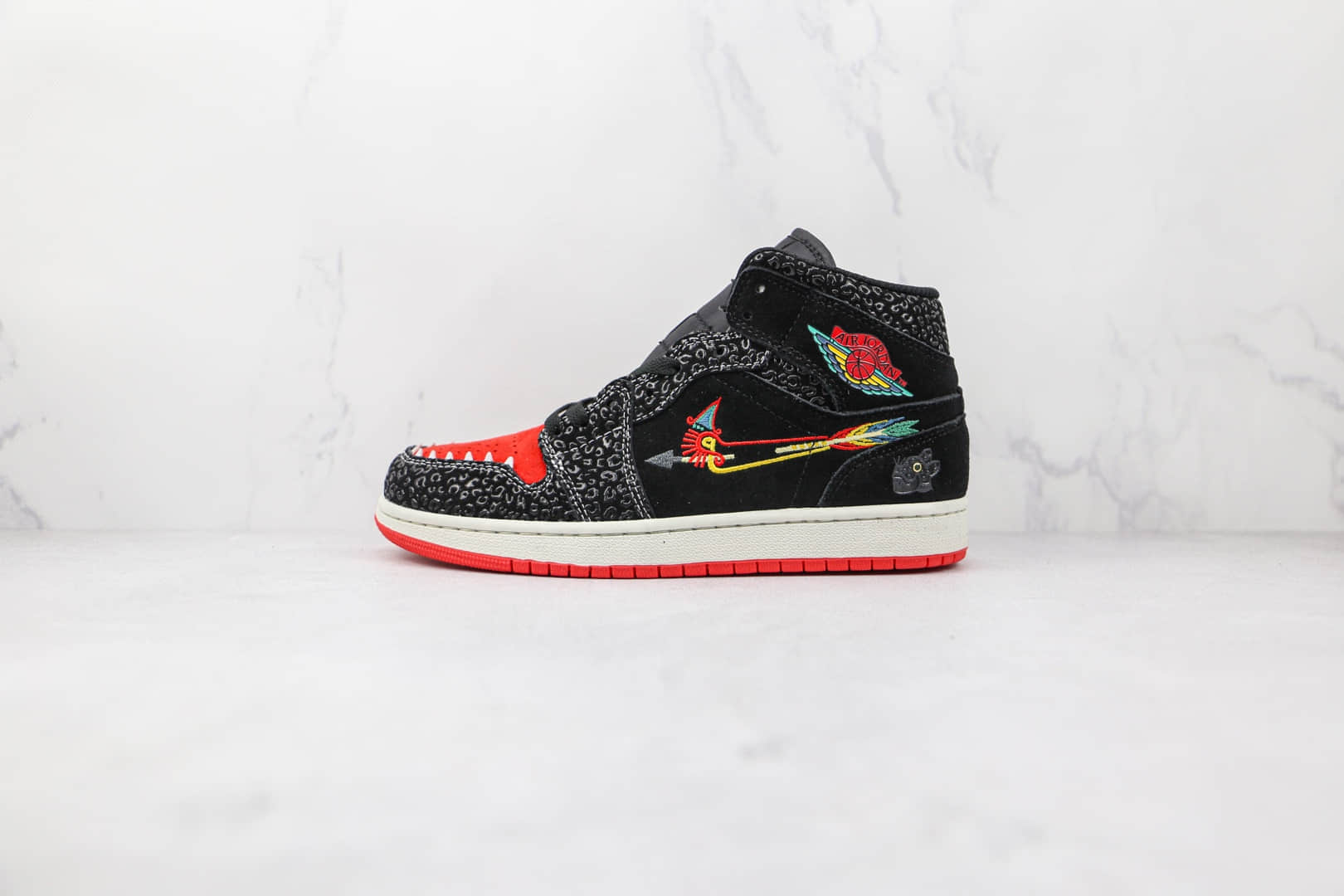 乔丹Air Jordan 1 Mid Siempre Familia纯原版本中帮aj1黑红色刺绣亡灵节板鞋原盒原标 (ID:76761) - 图片1