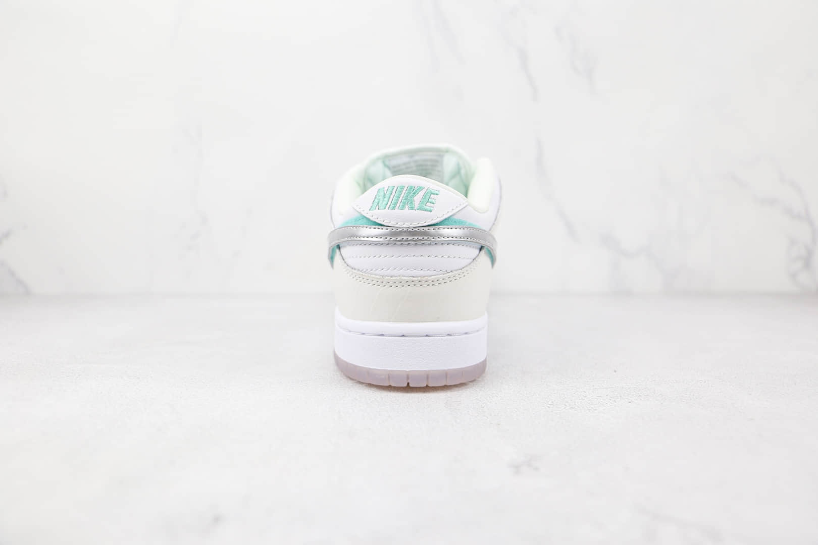 耐克Nike SB Dunk Low纯原版本低帮SB DUNK白钻石白银换钩绿钩板鞋内置气垫 货号:BV1310-100