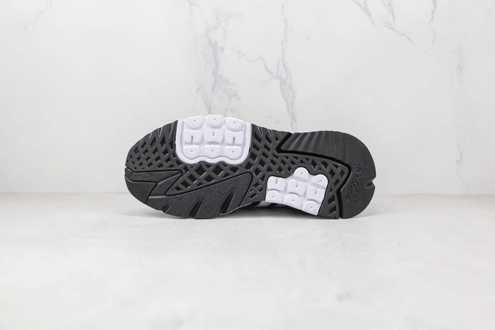 阿迪达斯Adidas Nite Jogger 2021 Boost纯原版本夜行者一代三叶草黑白色爆米花跑鞋原盒原标 货号:FW6689