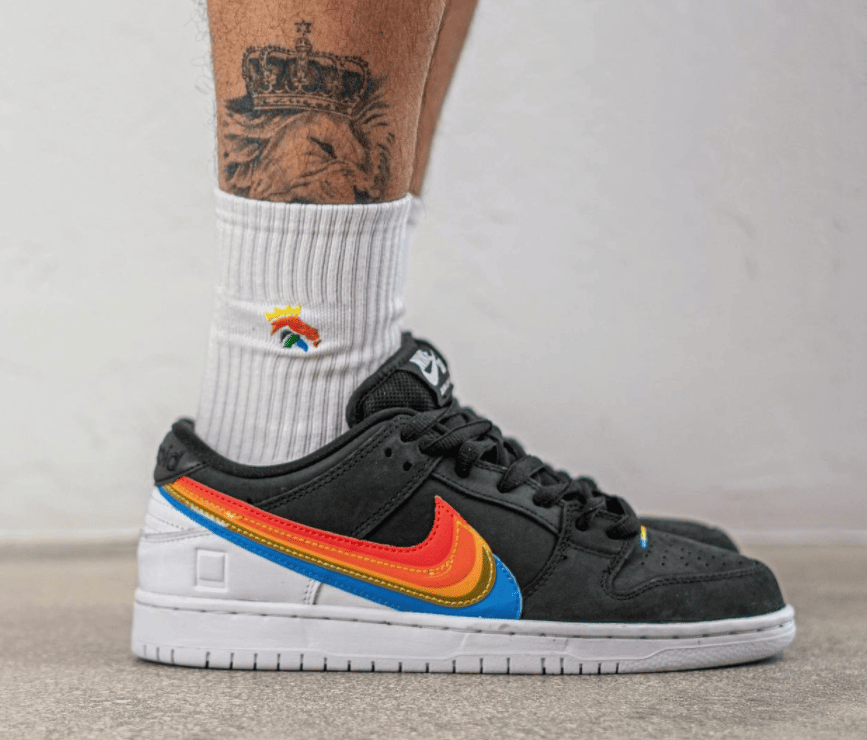 彩虹Swoosh！宝丽来SB Dunk Low上脚图曝光！ (ID:78220) - 图片1