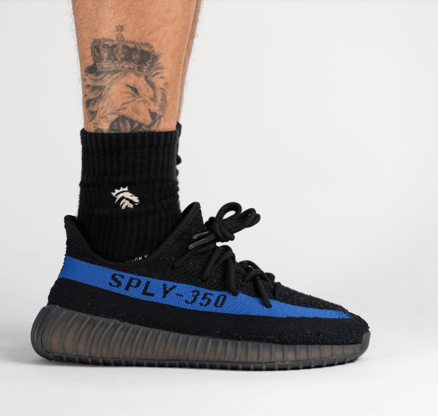 黑蓝椰子350V2上脚图曝光！明年春季登场！ 货号：GY7164