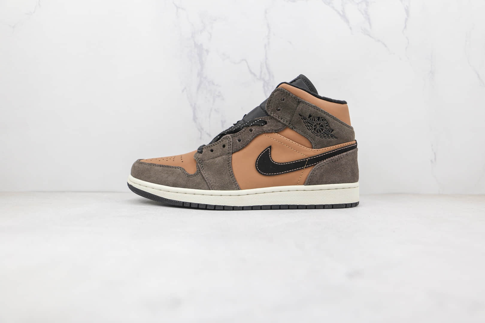 乔丹Air Jordan 1 Mid纯原版本中帮AJ1土褐色古棕色板鞋原盒原标 (ID:78746) - 图片1