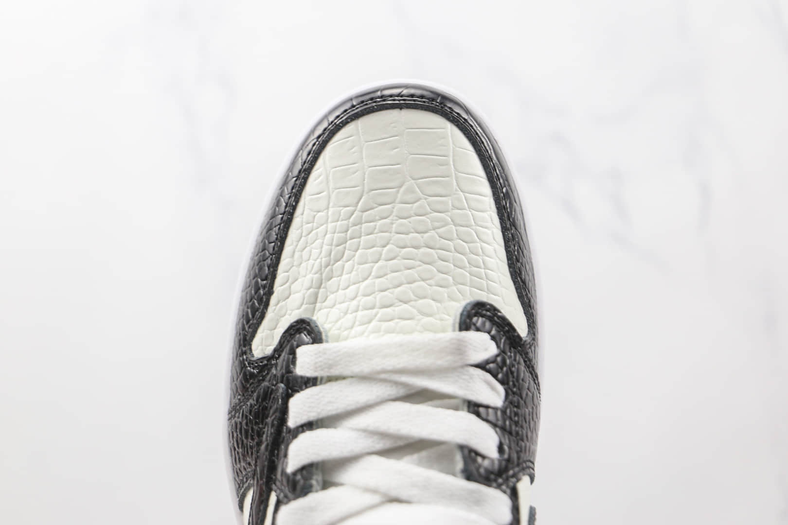 乔丹Air Jordan 1 Low公司级版本低帮AJ1倒钩鳄鱼皮黑白色区别市面通货 货号:DM7866-188