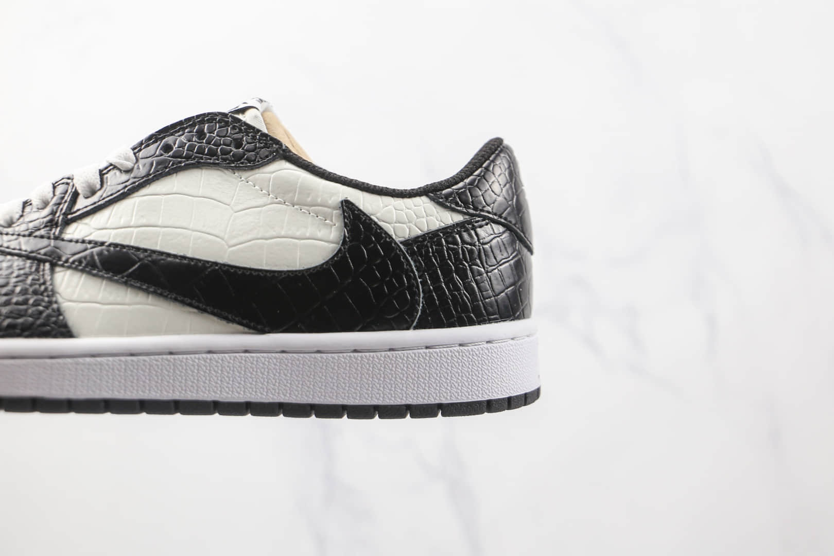 乔丹Air Jordan 1 Low公司级版本低帮AJ1倒钩鳄鱼皮黑白色区别市面通货 货号:DM7866-188