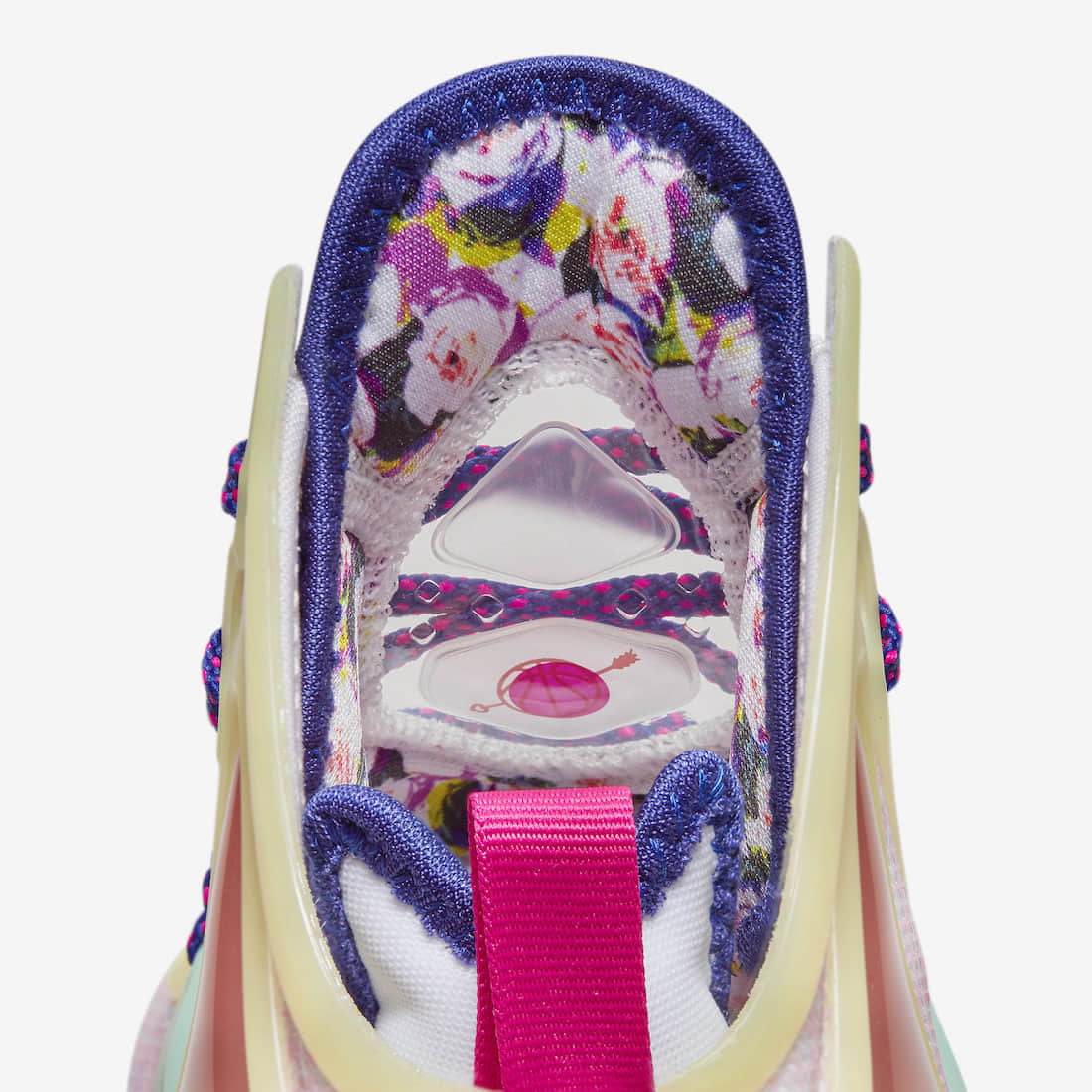 情人节主题!詹皇这双LeBron 19也太甜美了! 货号:DH8460-900