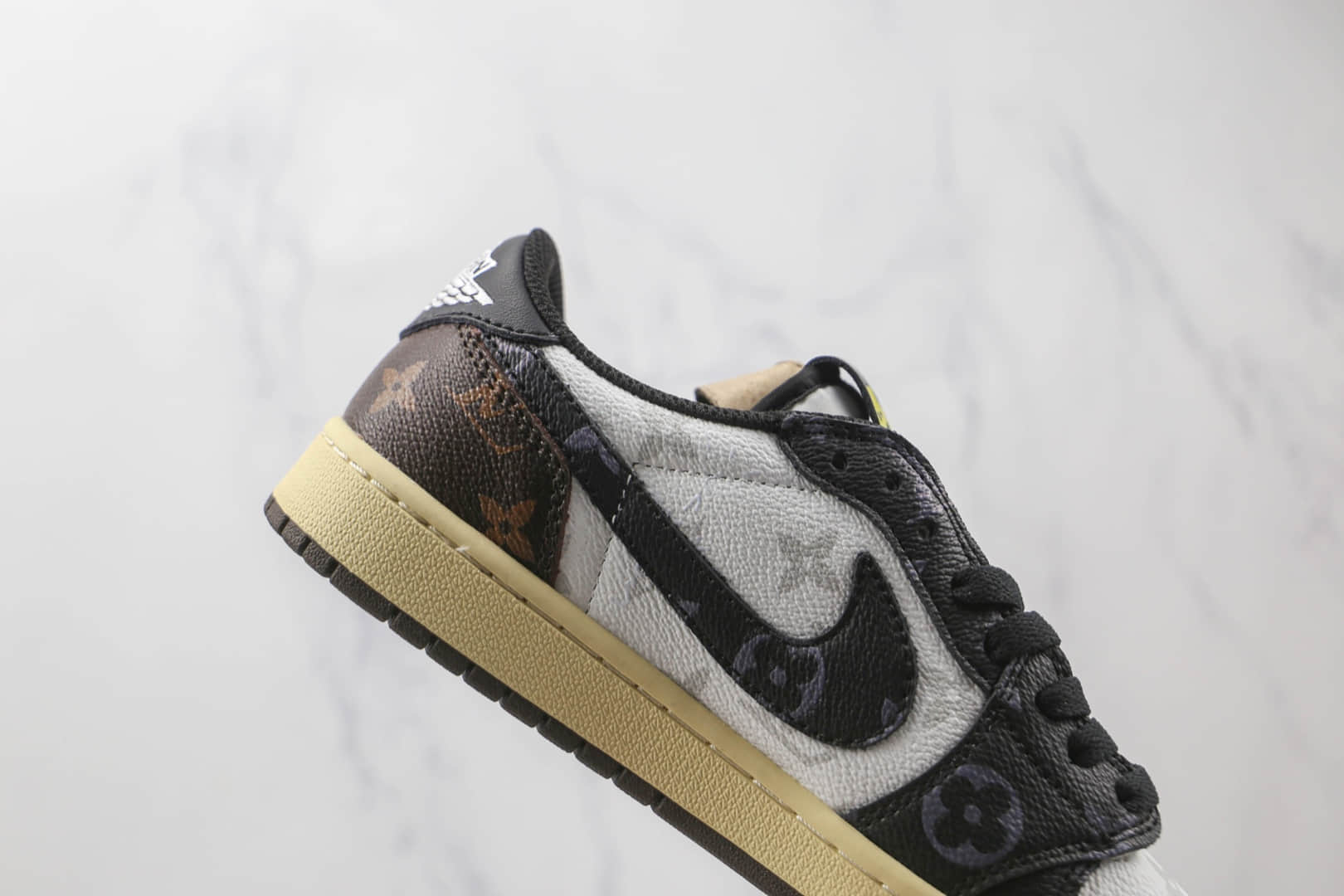 乔丹Air Jordan 1 Low x Fragment x Travis Scott纯原版本三方联名款低帮AJ1倒勾LV配色板鞋原盒原标 货号:CM7866BC
