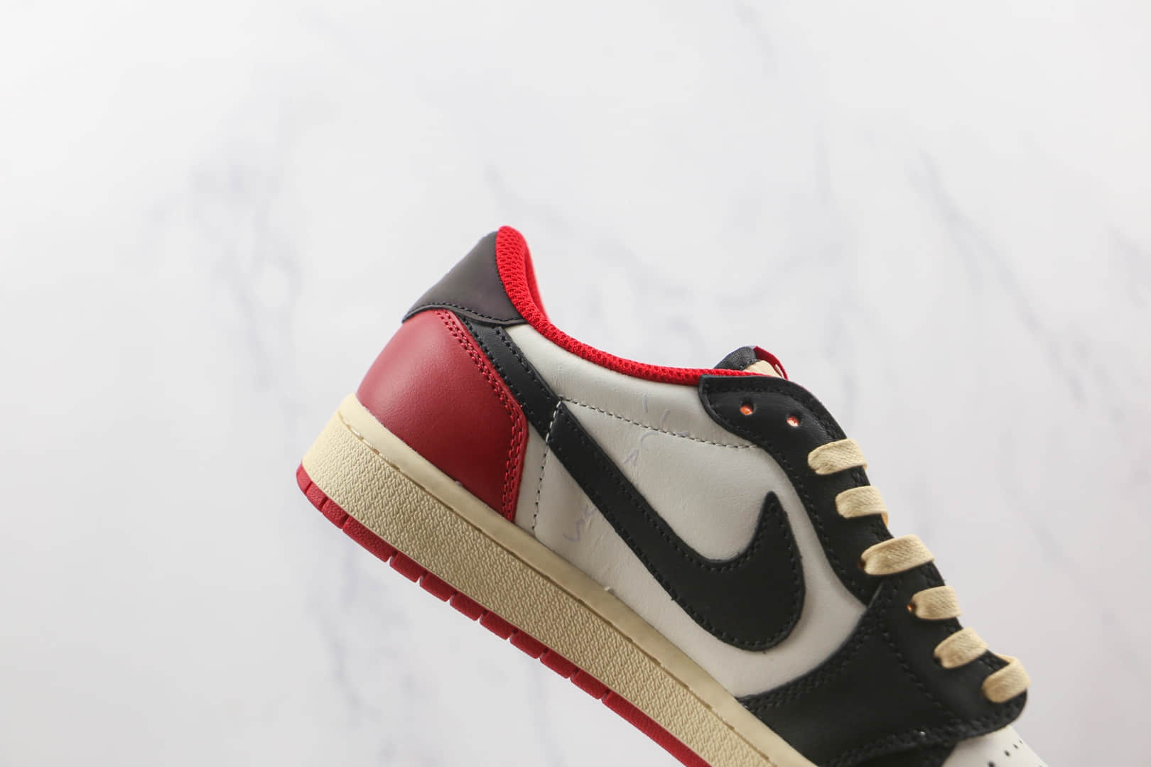 乔丹Air Jordan 1 Low x Travis Scott联名款纯原版本倒勾AJ1黑红板鞋原档案数据开发 货号:DM7866-140