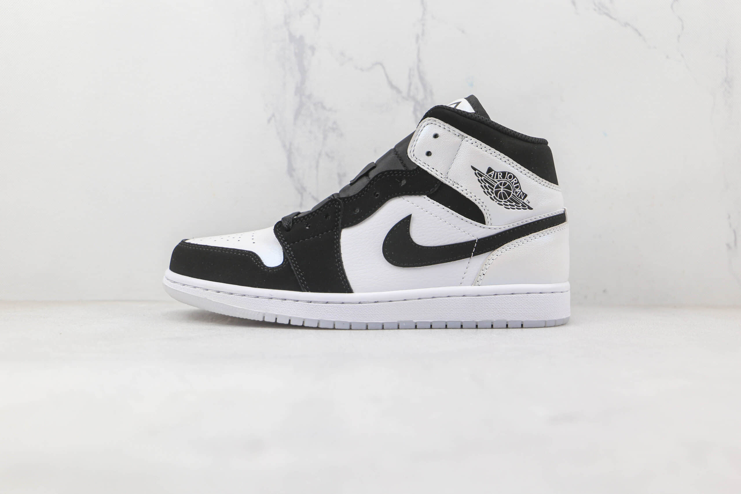 乔丹Air Jordan 1 Mid纯原版本中帮AJ1珠光黑白熊猫板鞋原盒原标 (ID:81504) - 图片1