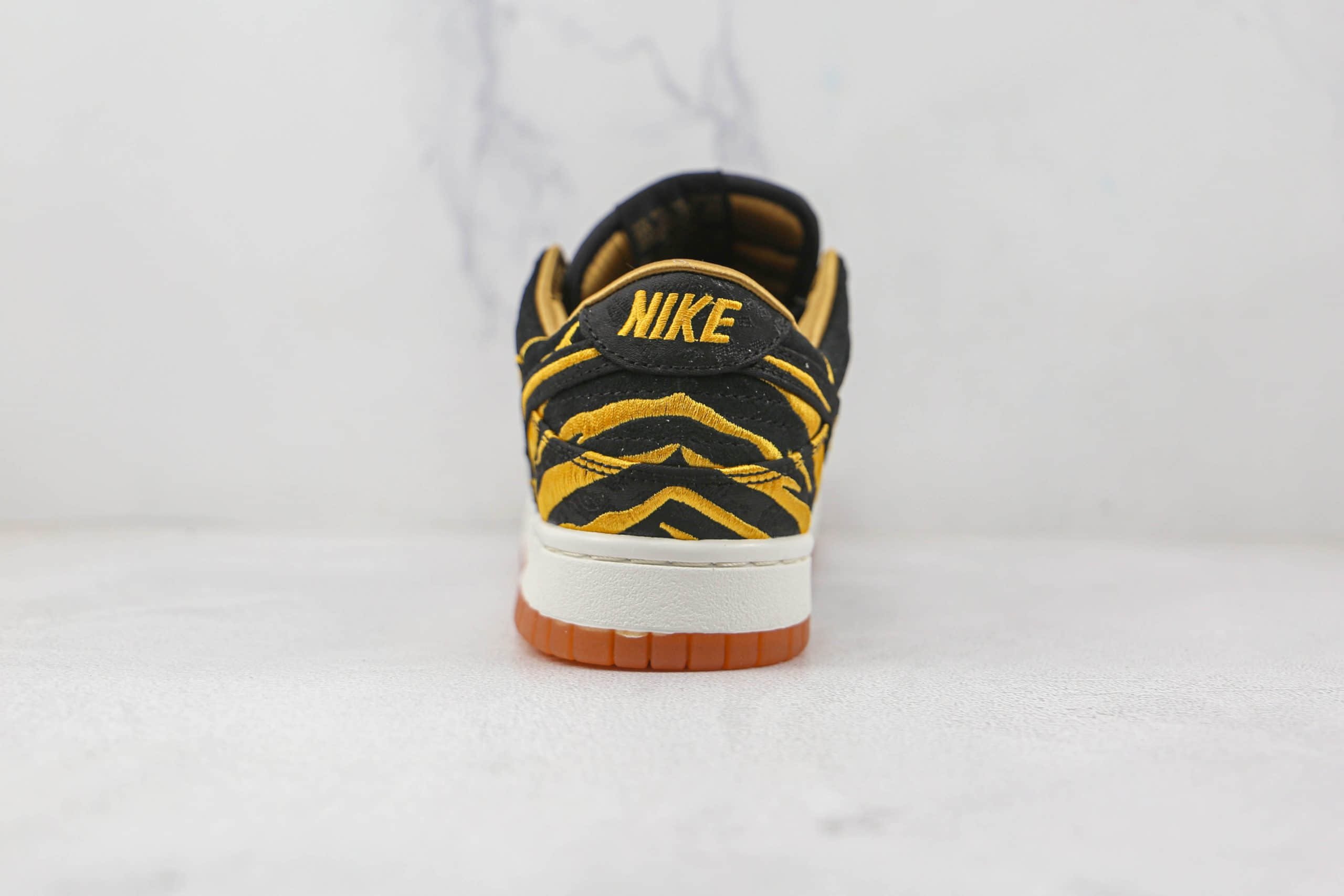 耐克NIKE Dunk SB Low God of Wealth纯原版本低帮SB DUNK黑黄色财神配色板鞋原楦头纸板打造 货号:DQ5351-001