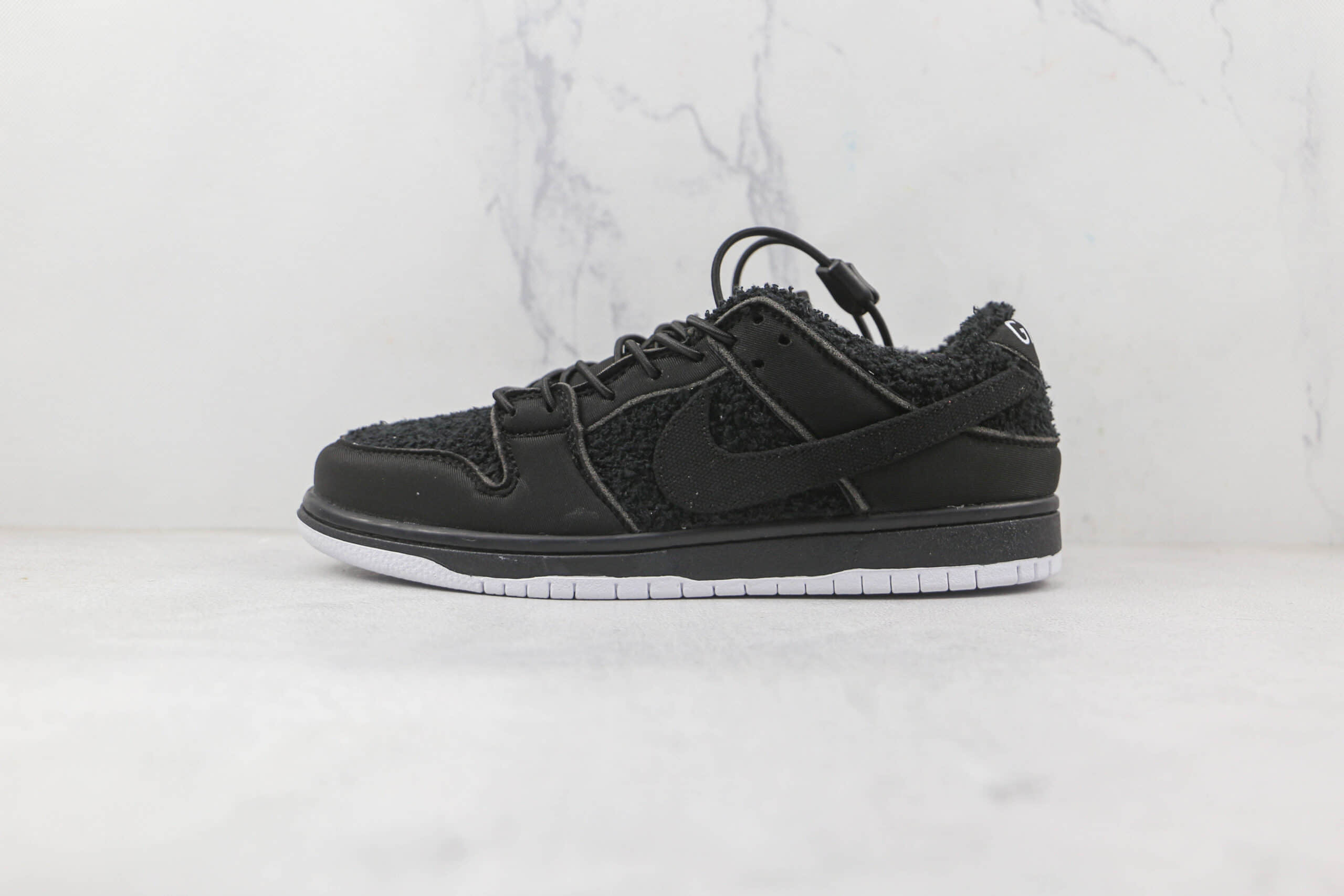 耐克Nike SB Dunk Low x Gnarhunters联名款纯原版本低帮SB DUNK魔术贴黑白色板鞋内置气垫 货号:DH7756-010