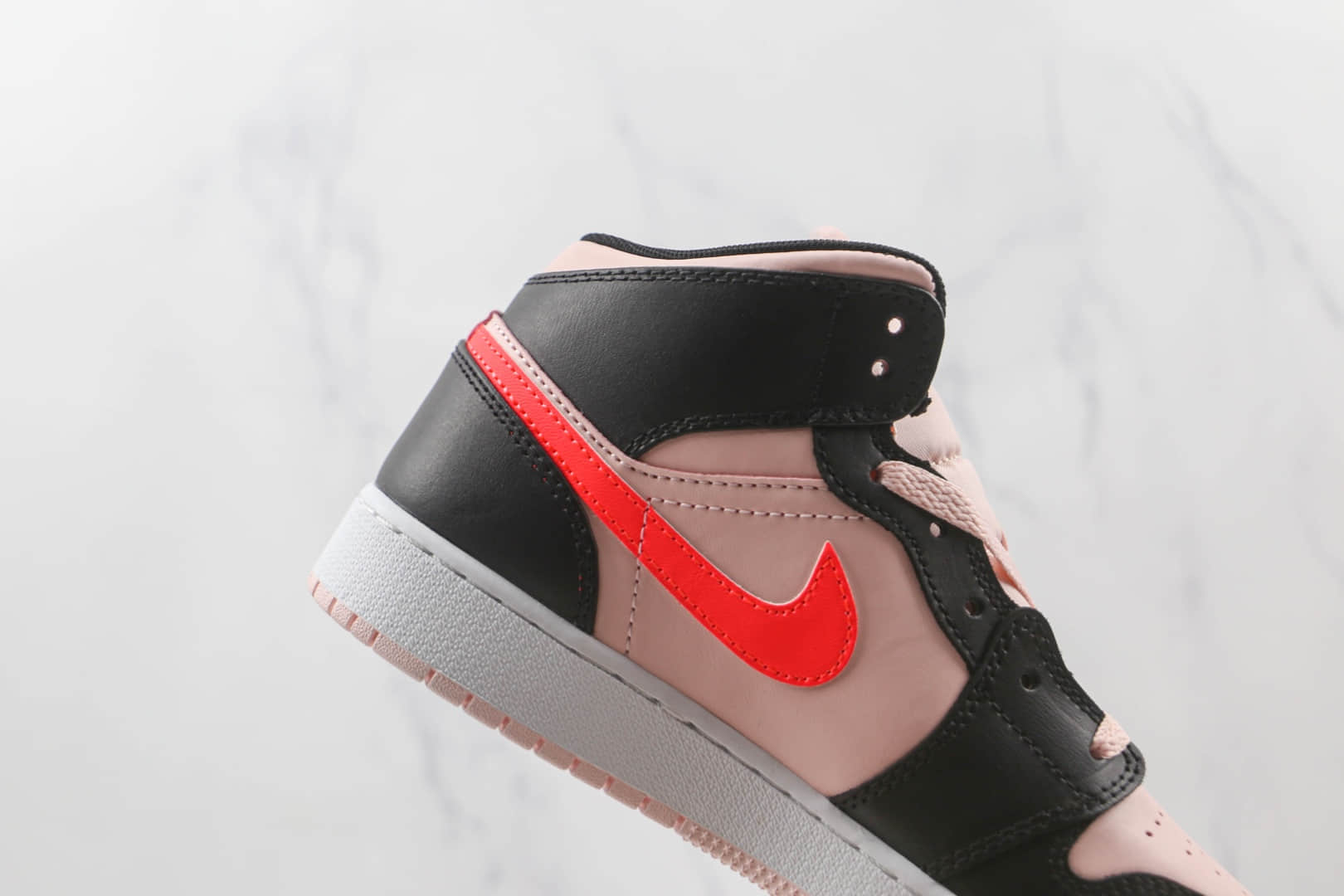 乔丹Air Jordan 1 Mid纯原版本中帮AJ1黑樱花粉篮球鞋原楦头纸板打造 货号:554725-604