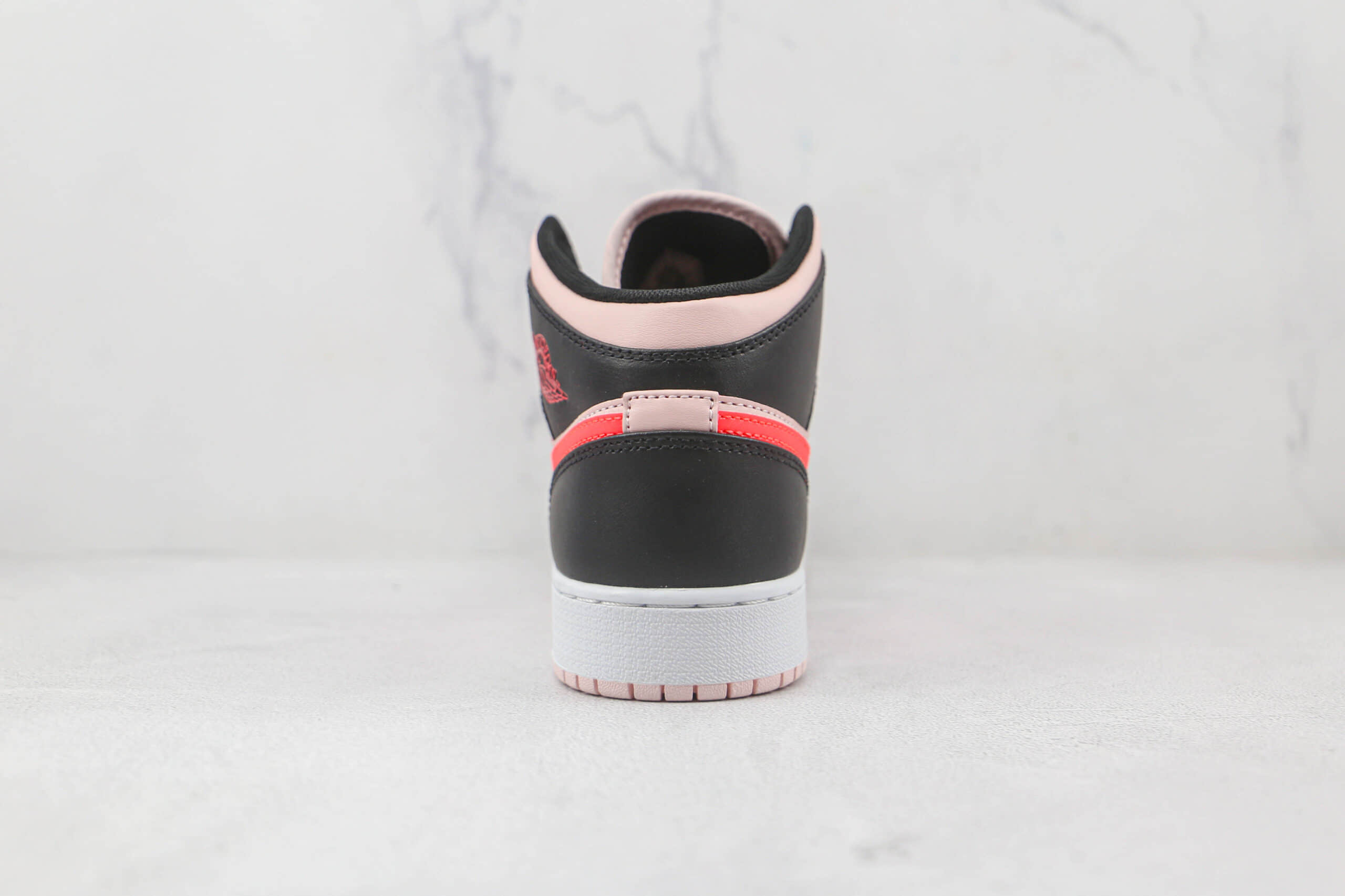 乔丹Air Jordan 1 Mid纯原版本中帮AJ1黑樱花粉篮球鞋原楦头纸板打造 货号:554725-604