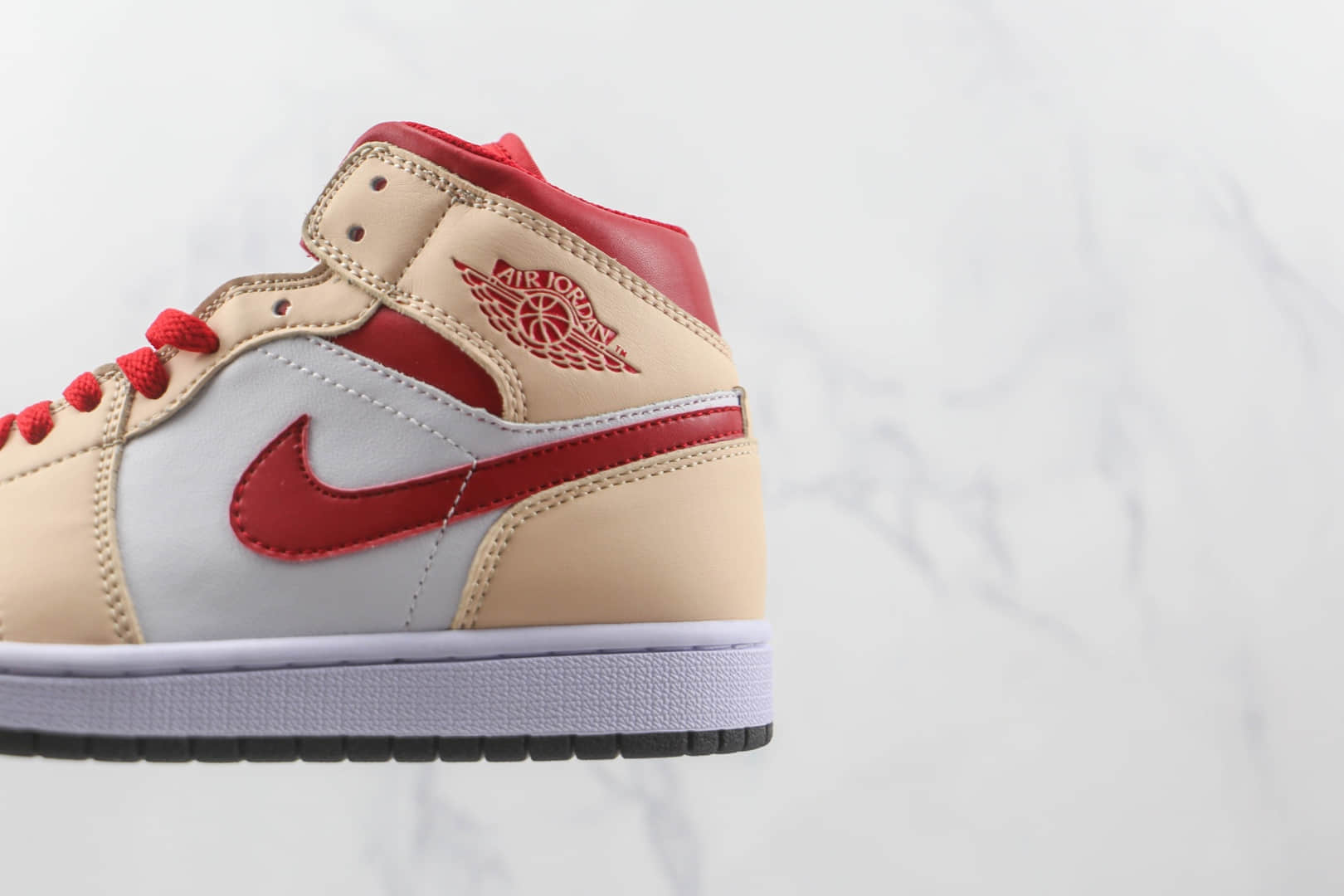 乔丹Air Jordan 1 Mid纯原版本中帮AJ1白橘红篮球鞋原楦头纸板打造 货号:554725-201