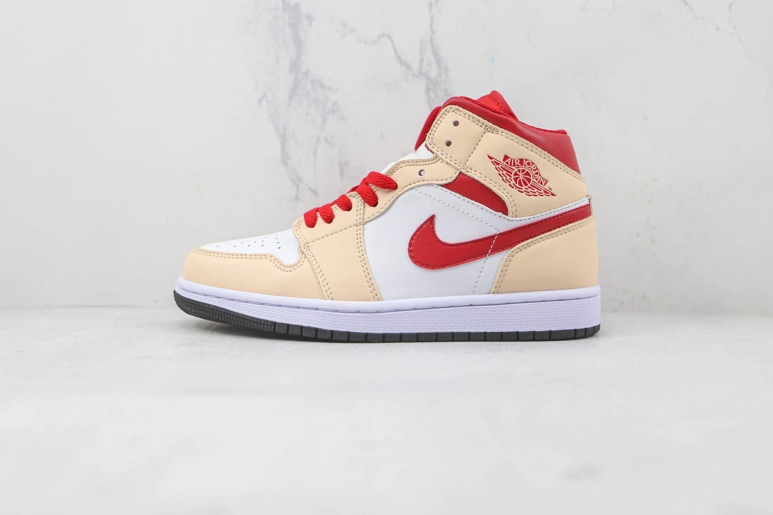 乔丹Air Jordan 1 Mid纯原版本中帮AJ1白橘红篮球鞋原楦头纸板打造 货号:554725-201