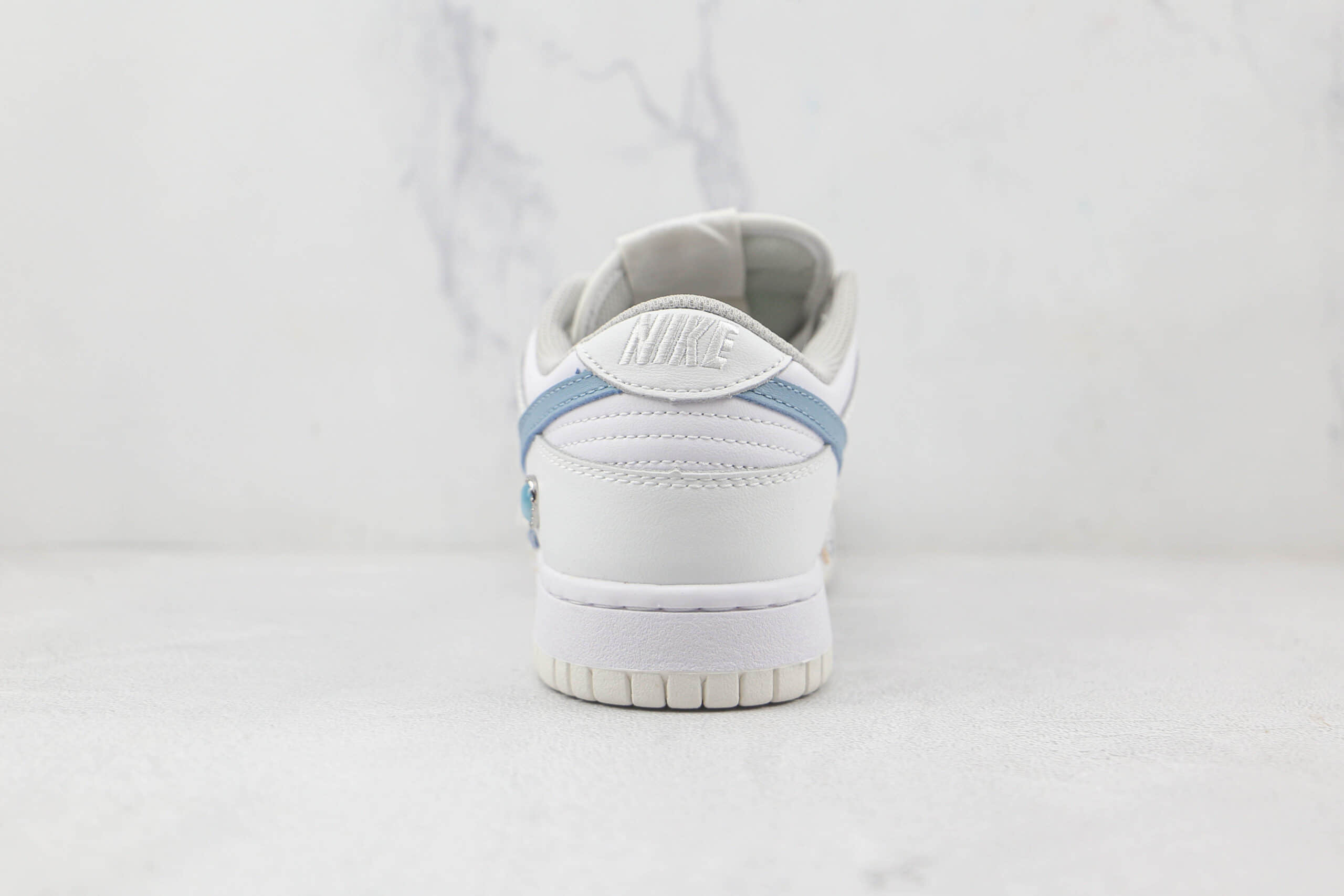 耐克Nike SB Zoom Dunk Low Pro纯原版本低帮SB DUNK小香风缝制宝石丝绸鞋带复古风白蓝定制板鞋内置气垫 货号:895969-160