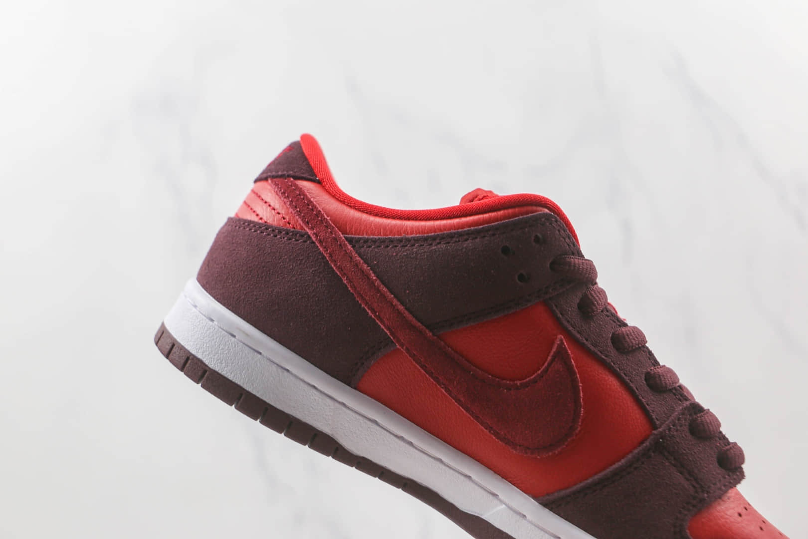 耐克Nike SB Dunk Low Cherry纯原版本低帮SB DUNK樱桃红配色板鞋内置气垫 货号:DM0807-600