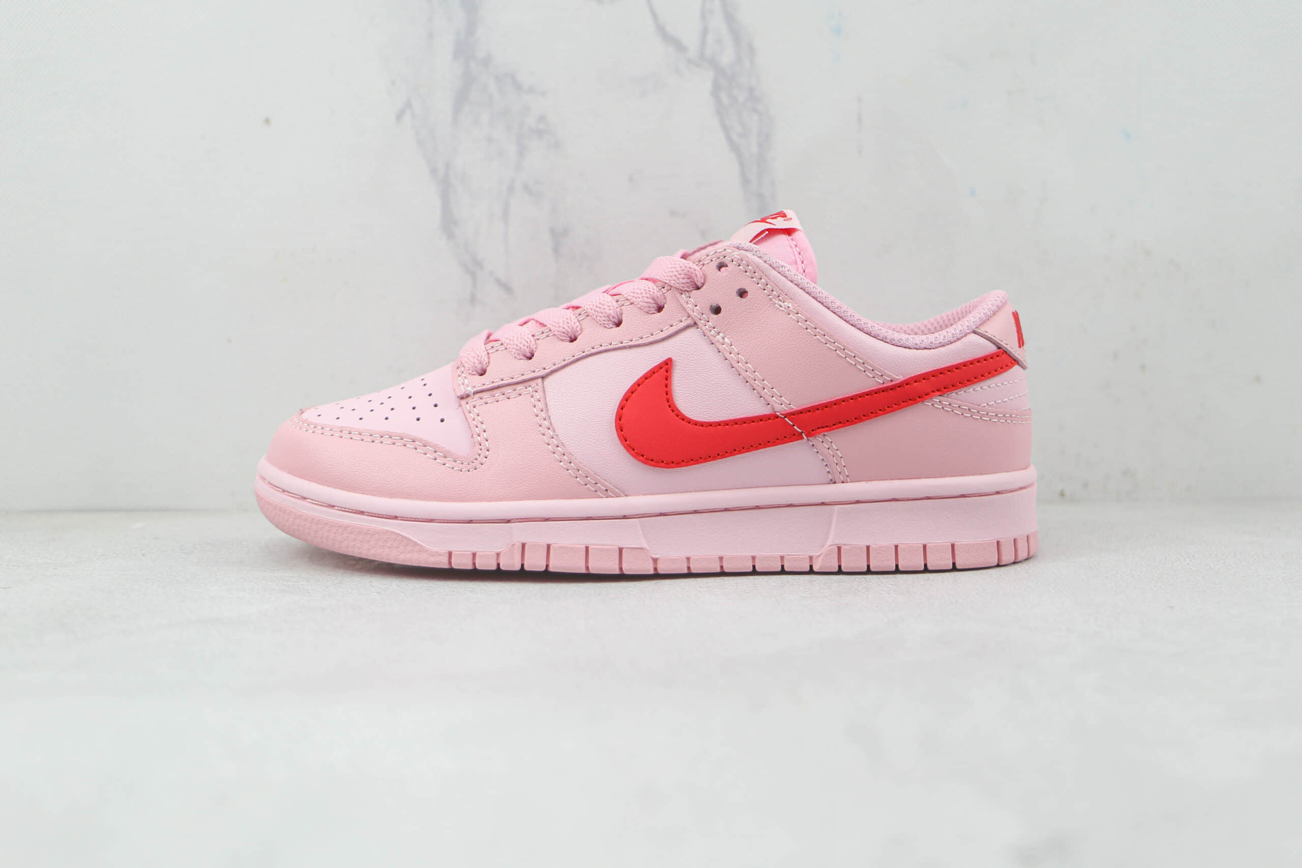 耐克Nike Dunk SB Low纯原版本低帮SB DUNK粉色红勾板鞋原楦头纸板打造内置气垫 (ID:83798) - 图片1