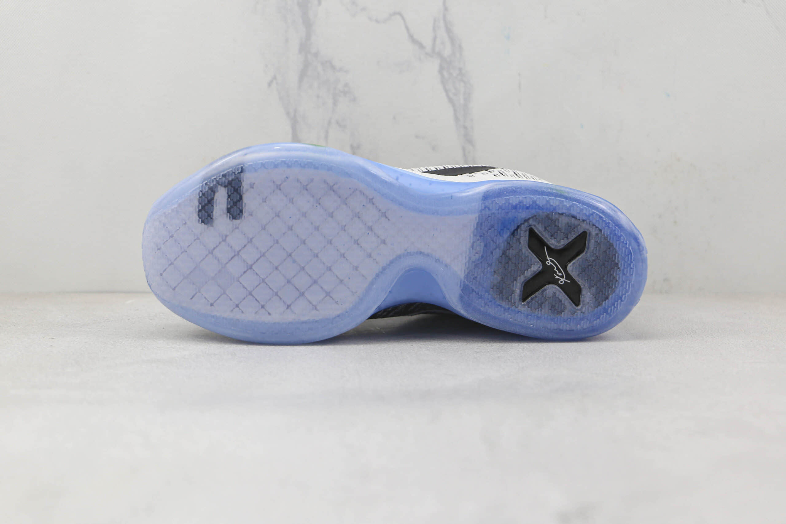 耐克Nike Kobe 10 HTM Shark Jaw纯原版本科比10代太极配色篮球鞋原鞋开模一比一打造 货号:805937-101
