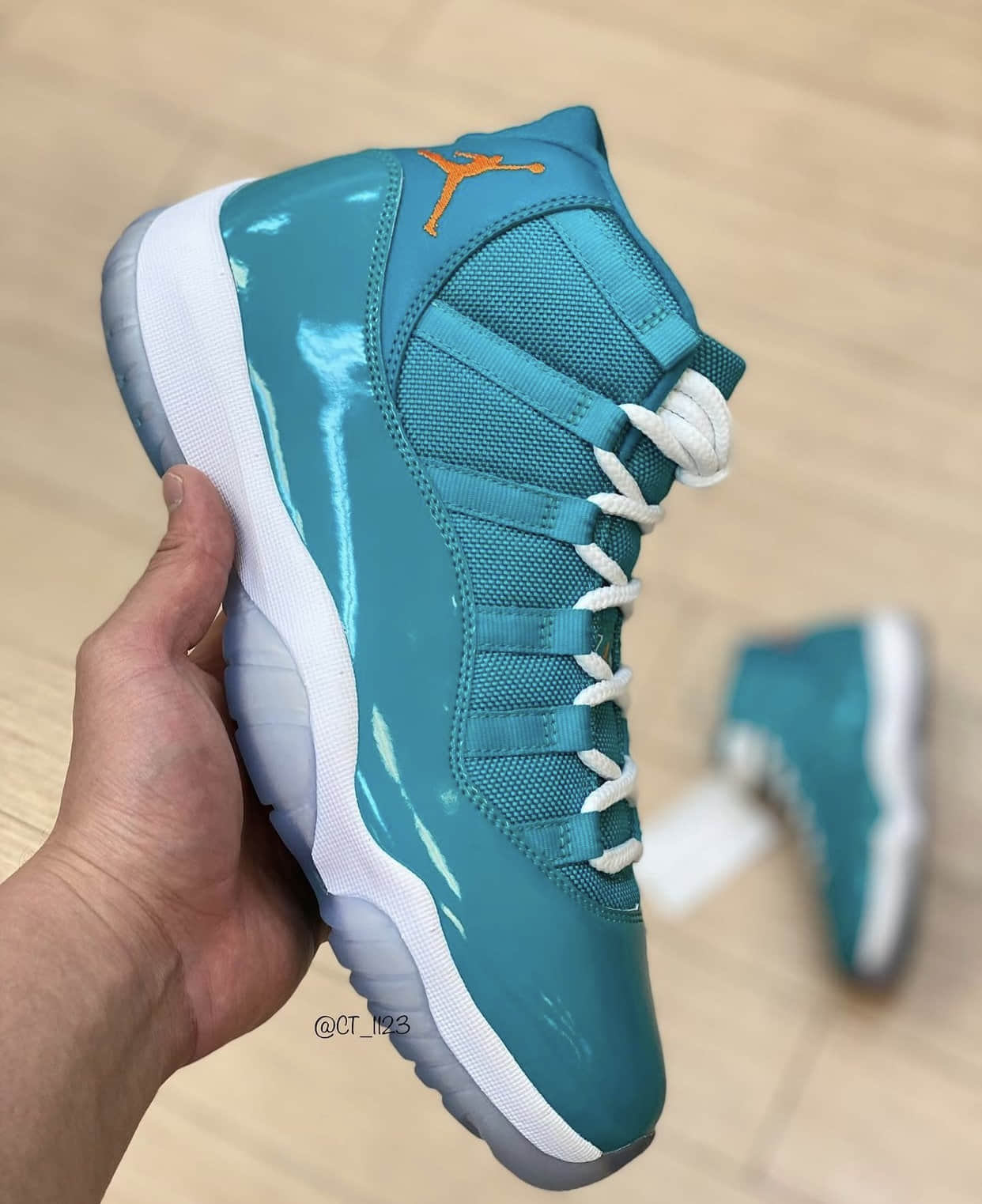 “海豚”AJ11 Sample实物曝光!会市售吗?