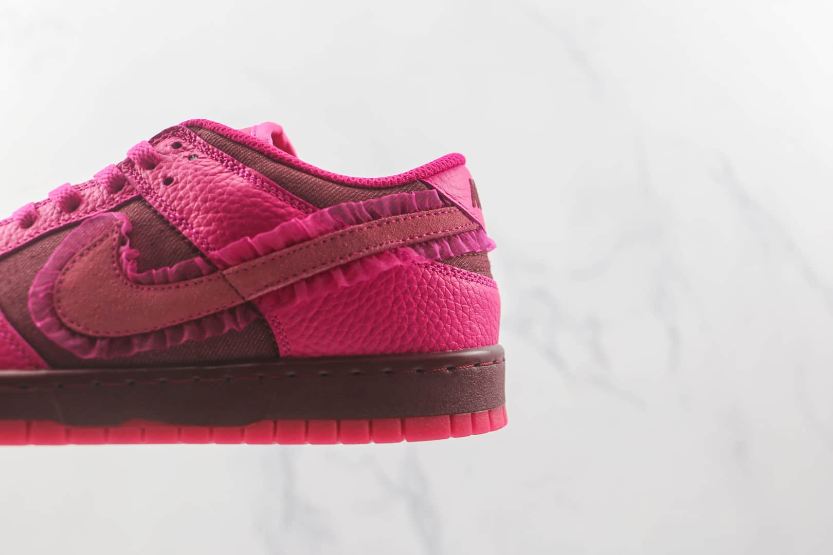 耐克Nike SB Dunk low纯原版本低帮SB DUNK情人节玫红雷斯配色板鞋原档案数据开发 货号:DQ9324-600