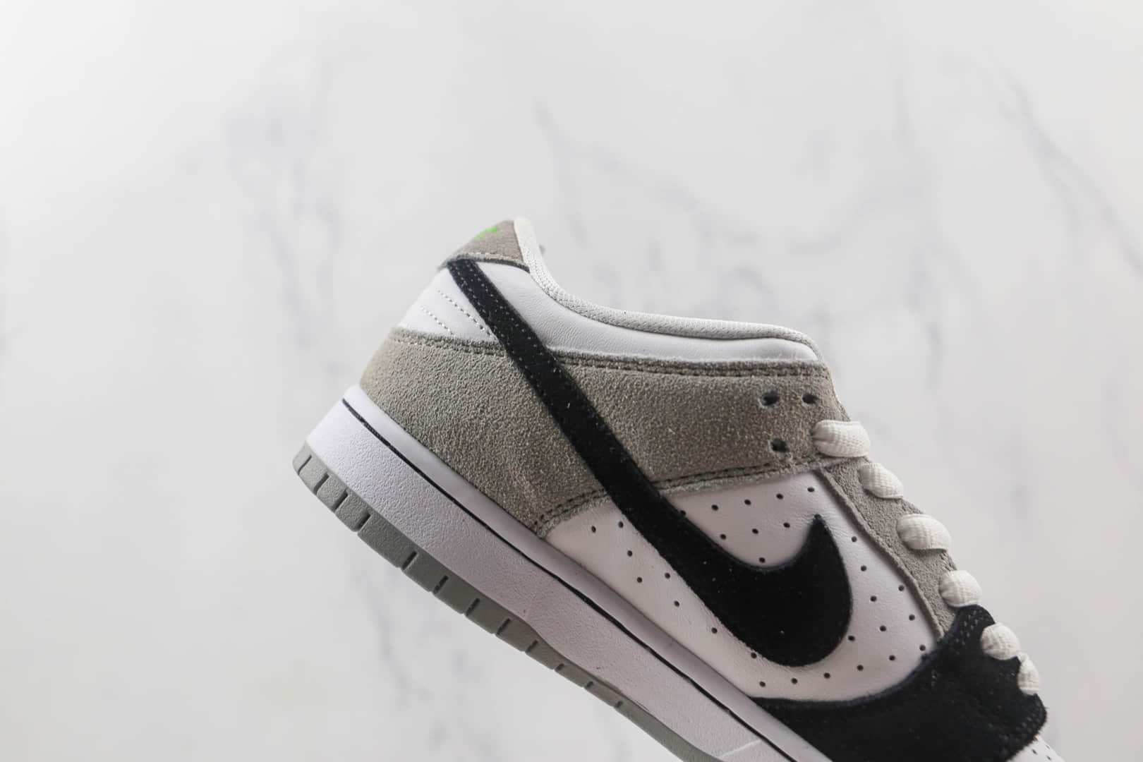 耐克Nike Dunk SB Chlorophyll纯原版本低帮SB DUNK灰白黑叶绿素配色板鞋原楦头纸板打造 货号：BQ6817-011