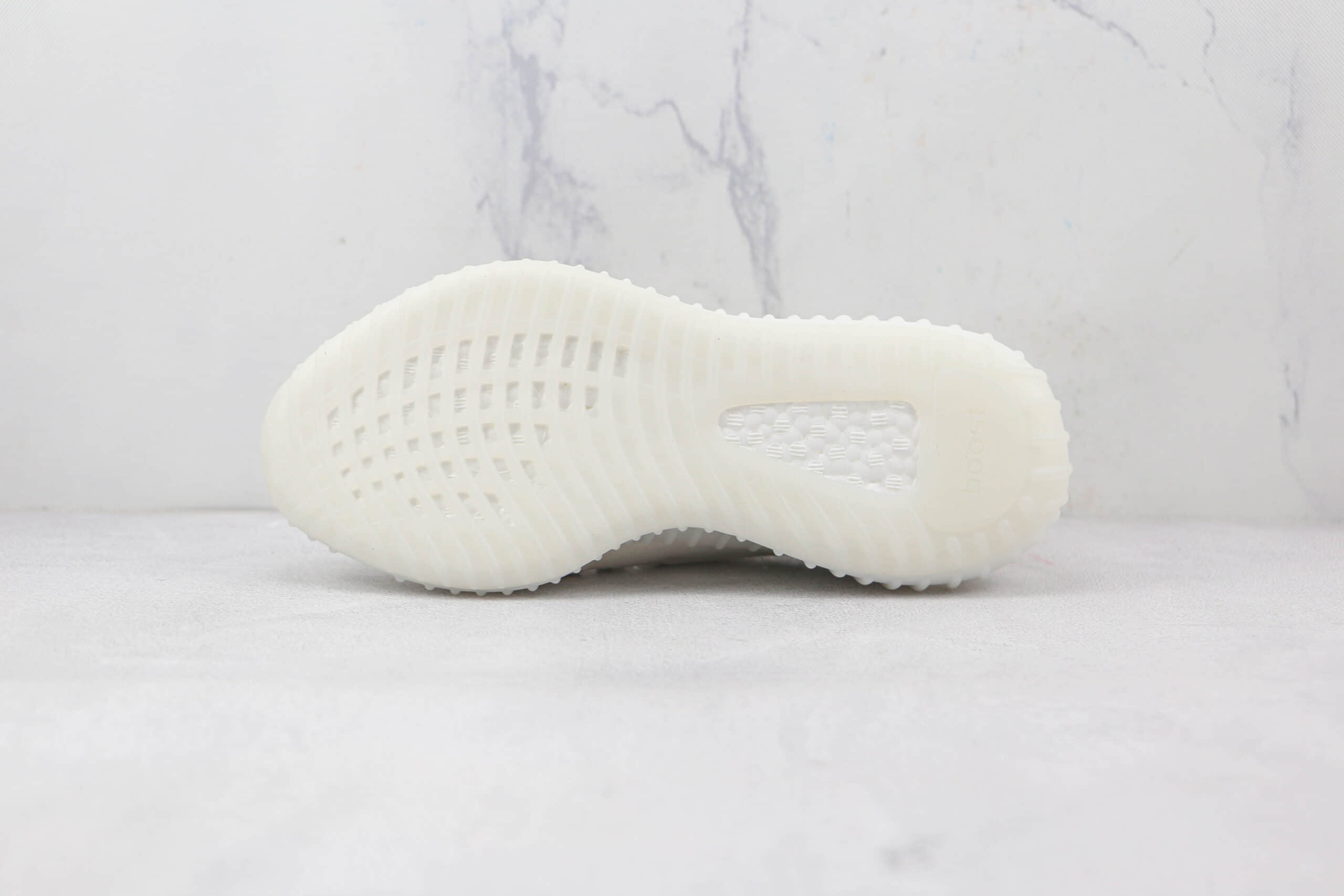 阿迪达斯Adidas Yeezy Boost 350v2纯原版本白色镂空配色爆米花跑鞋原鞋开模一比一打造 货号：HQ6316