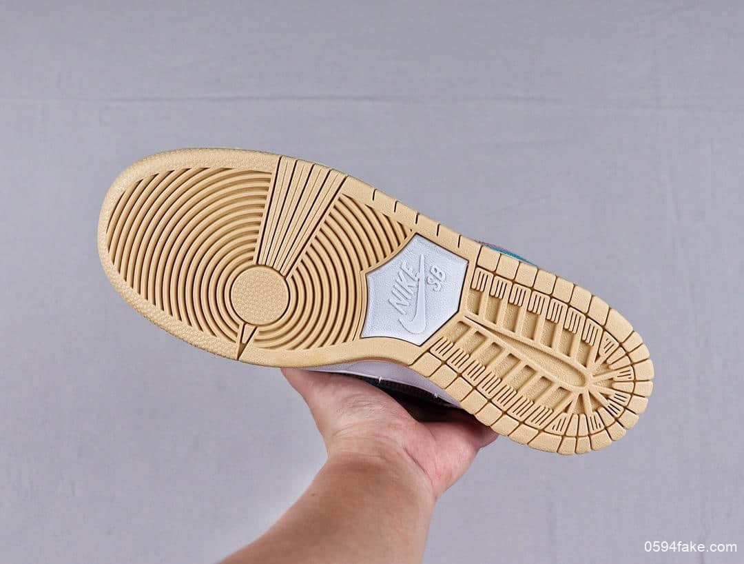 耐克Nike Sb Dunk Low Pro Og Qs公司级版本拼接条纹灯芯绒低帮系列百搭休闲板鞋 货号:BQ6817-972