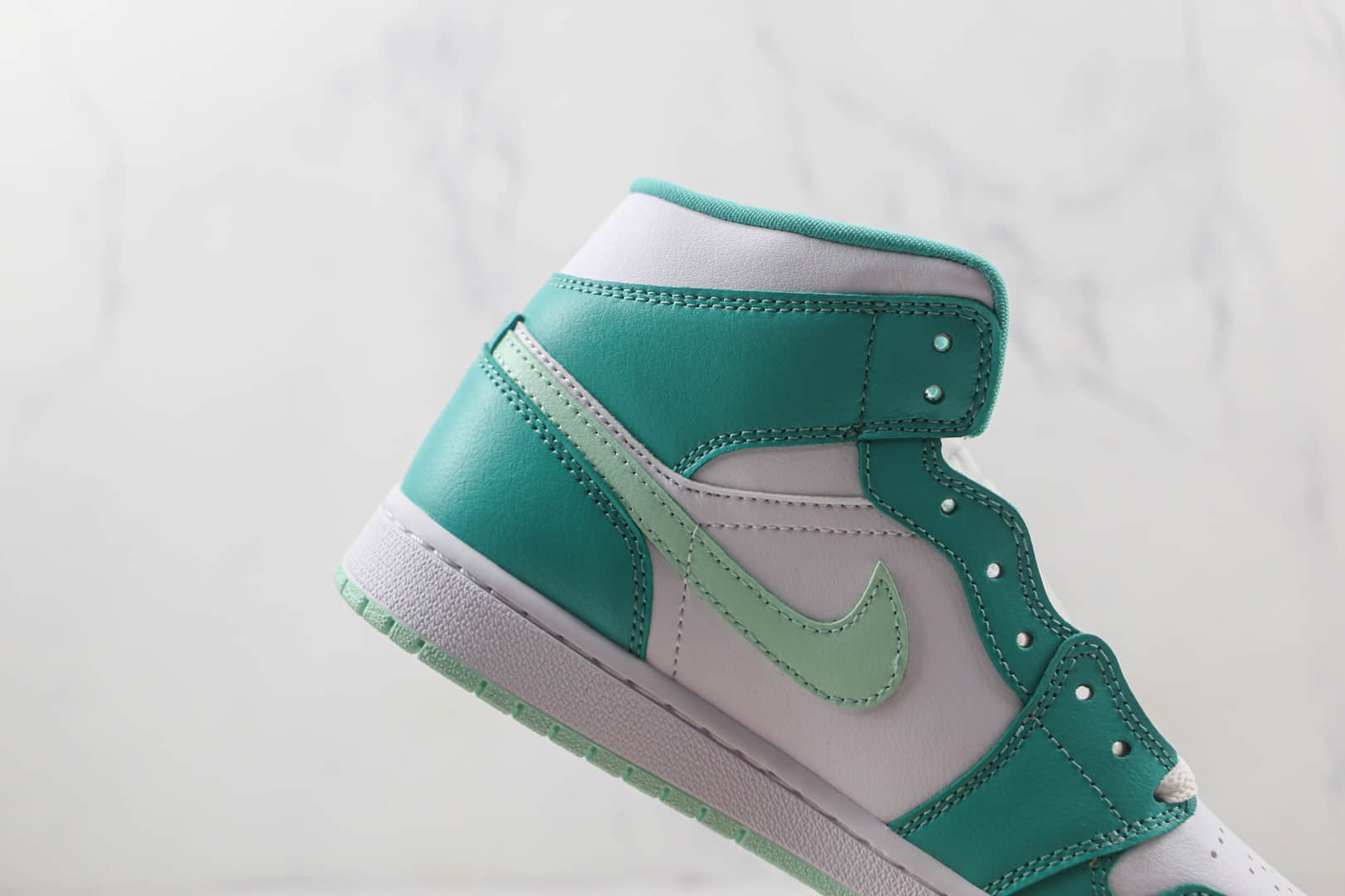 乔丹Air Jordan 1 Mid纯原版本中帮AJ1小蒂芙尼配色篮球鞋原盒原标原档案数据开发 货号:DV2229-300
