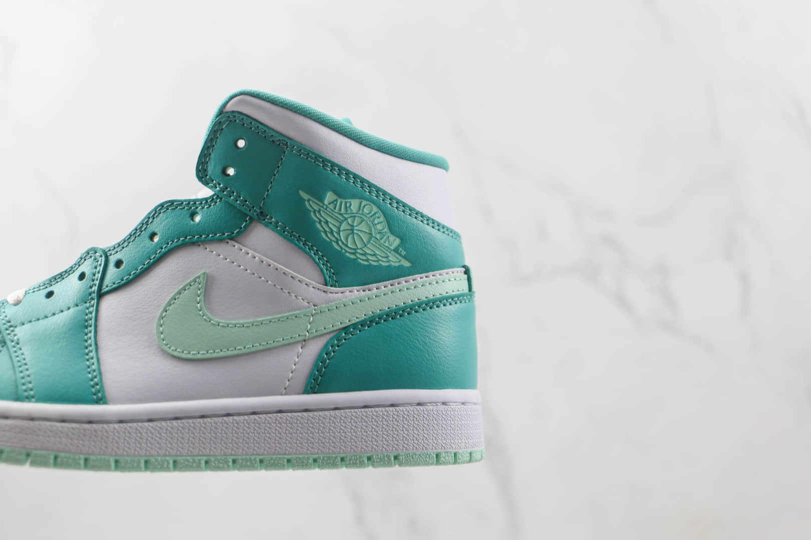 乔丹Air Jordan 1 Mid纯原版本中帮AJ1小蒂芙尼配色篮球鞋原盒原标原档案数据开发 货号:DV2229-300