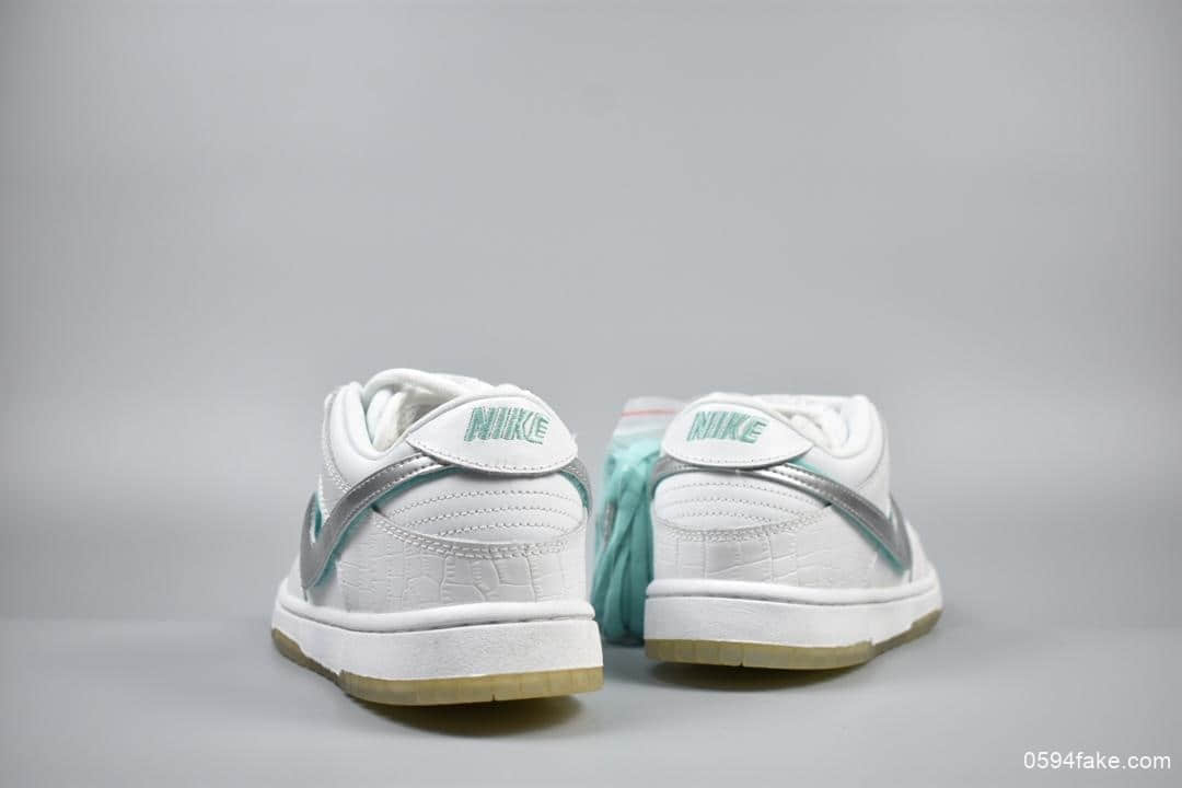 耐克NIKE SB DUNK LOW PRO QS联名板鞋公司级版本头层牛皮钻石换勾设计zoom鞋垫 货号:BV1310-100