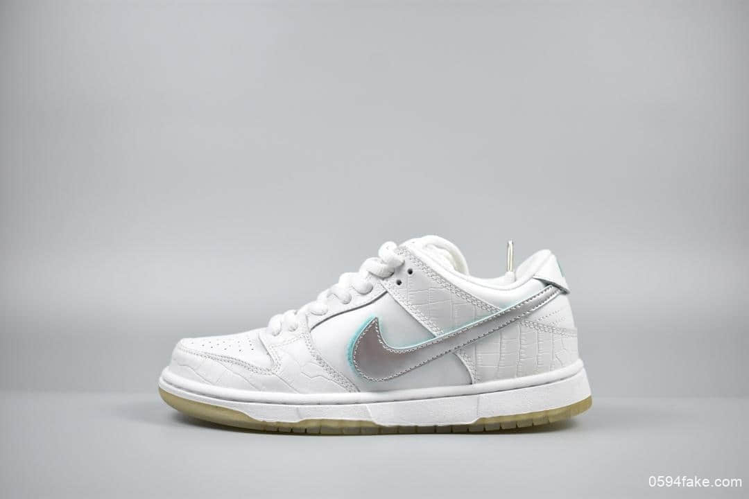 耐克NIKE SB DUNK LOW PRO QS联名板鞋公司级版本头层牛皮钻石换勾设计zoom鞋垫 货号:BV1310-100