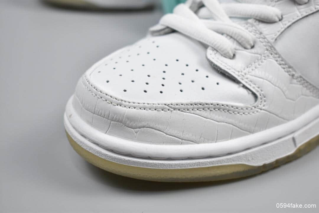 耐克NIKE SB DUNK LOW PRO QS联名板鞋公司级版本头层牛皮钻石换勾设计zoom鞋垫 货号:BV1310-100