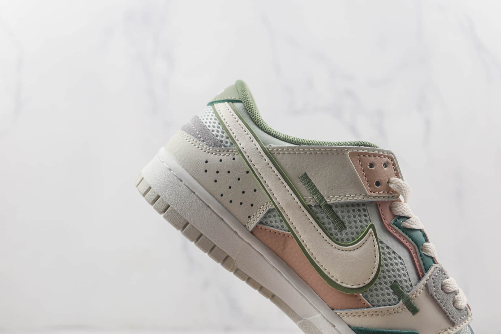 耐克Nike Dunk Scrap莆田纯原版本低帮天花板DUNK蓝粉缝合怪配色板鞋原鞋开模一比一打造 货号:DM0802-001