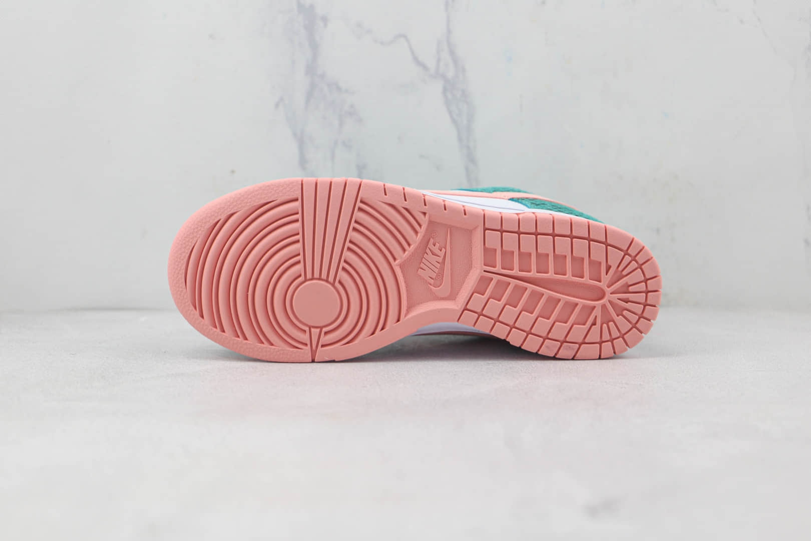 耐克Nike SB Zoom Dunk Low莆田纯原复刻天花板SB DUNK白绿蛇纹粉钩板鞋内置气垫 货号:DR8577-300
